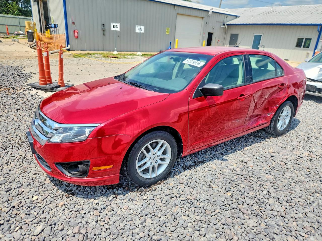 2011 Ford Fusion S Red vin: 3FAHP0GA0BR322210