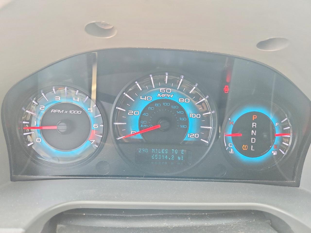 2011 Ford Fusion S Red vin: 3FAHP0GA0BR322210