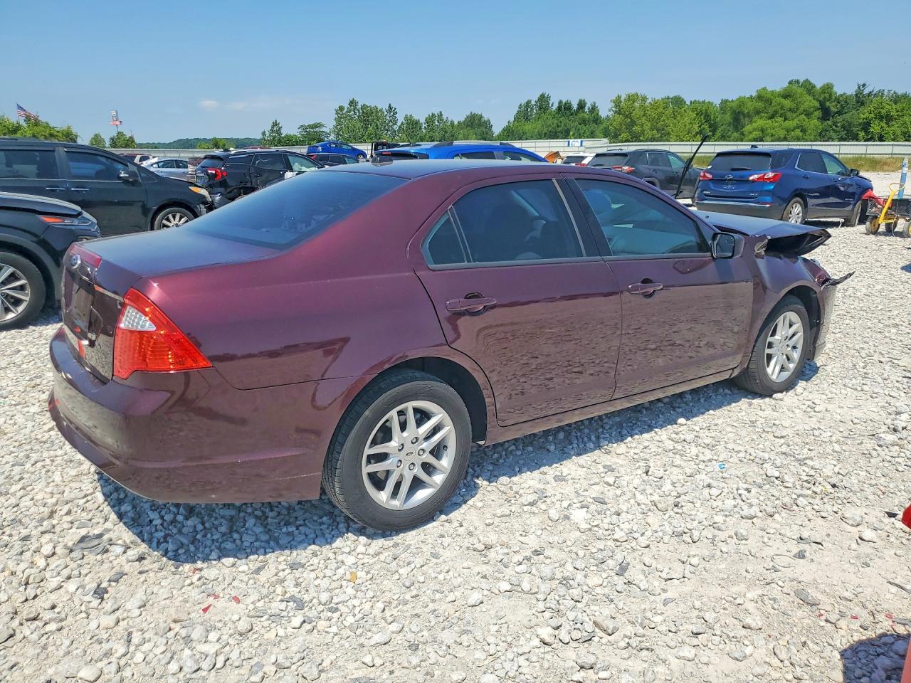 2012 Ford Fusion S Бордовый vin: 3FAHP0GA0CR356066