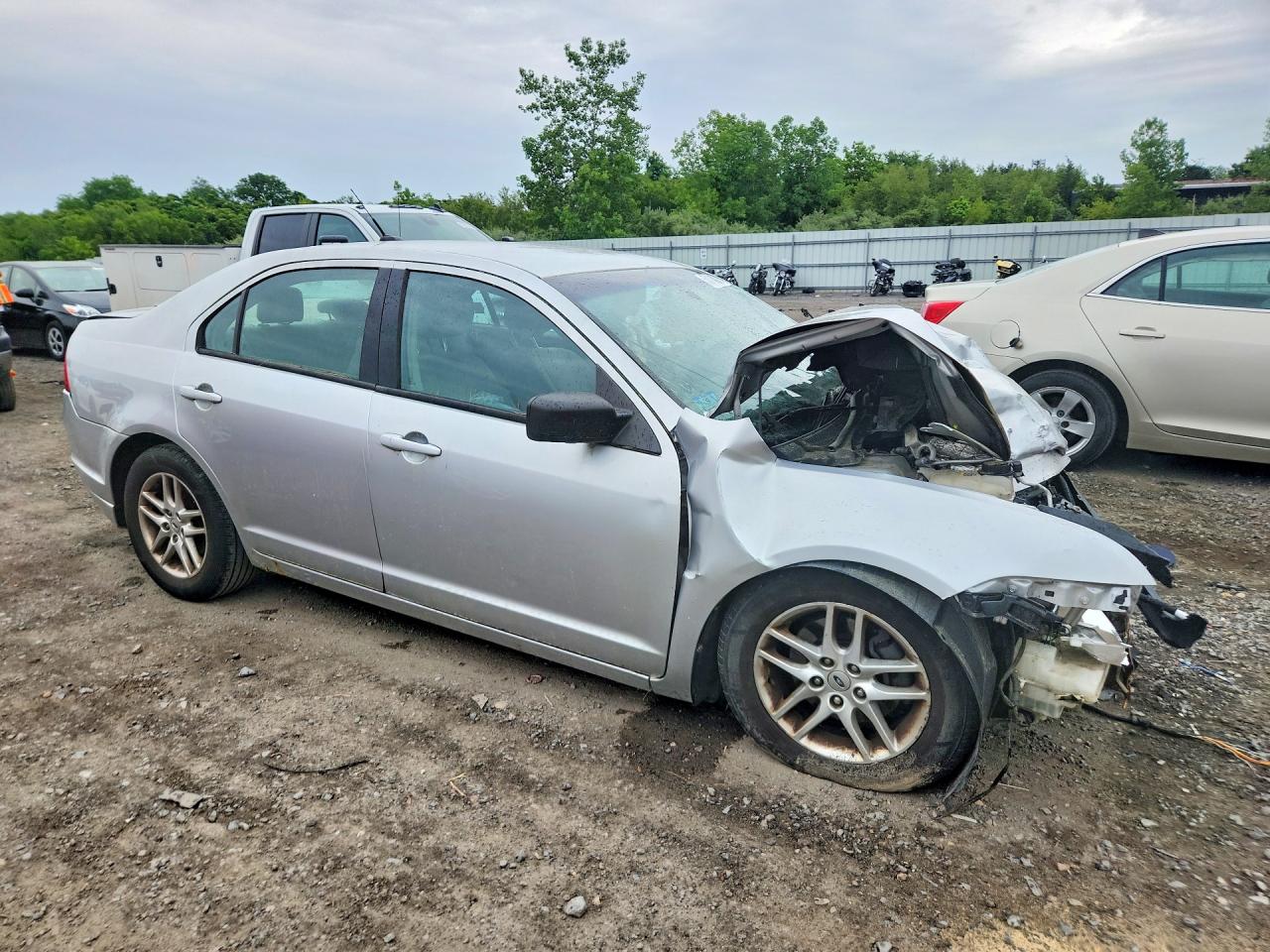 2012 Ford Fusion S White vin: 3FAHP0GA0CR380156