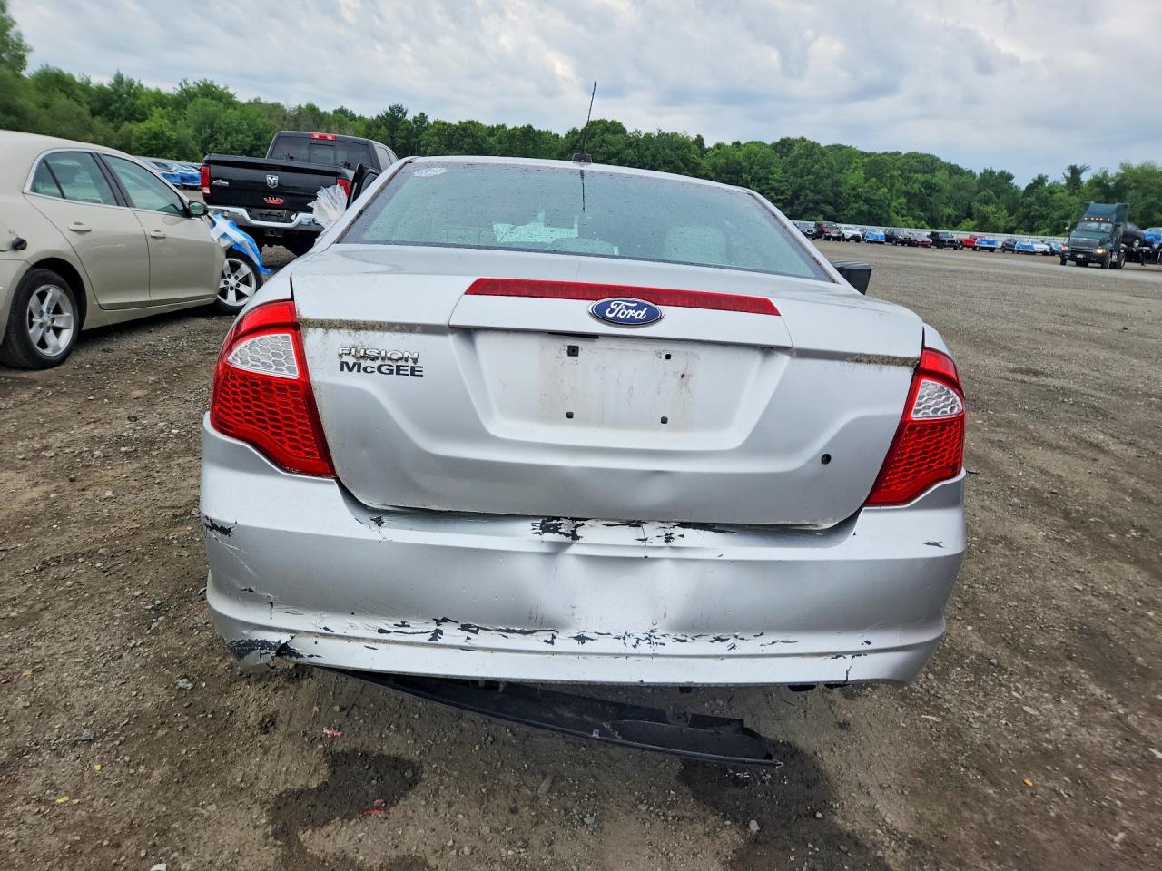 2012 Ford Fusion S White vin: 3FAHP0GA0CR380156