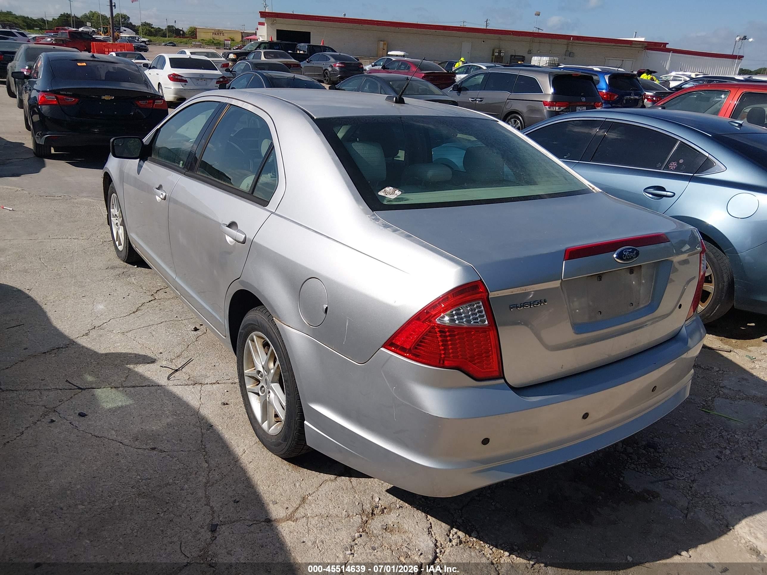 2011 Ford Fusion S Серебряный vin: 3FAHP0GA1BR291680