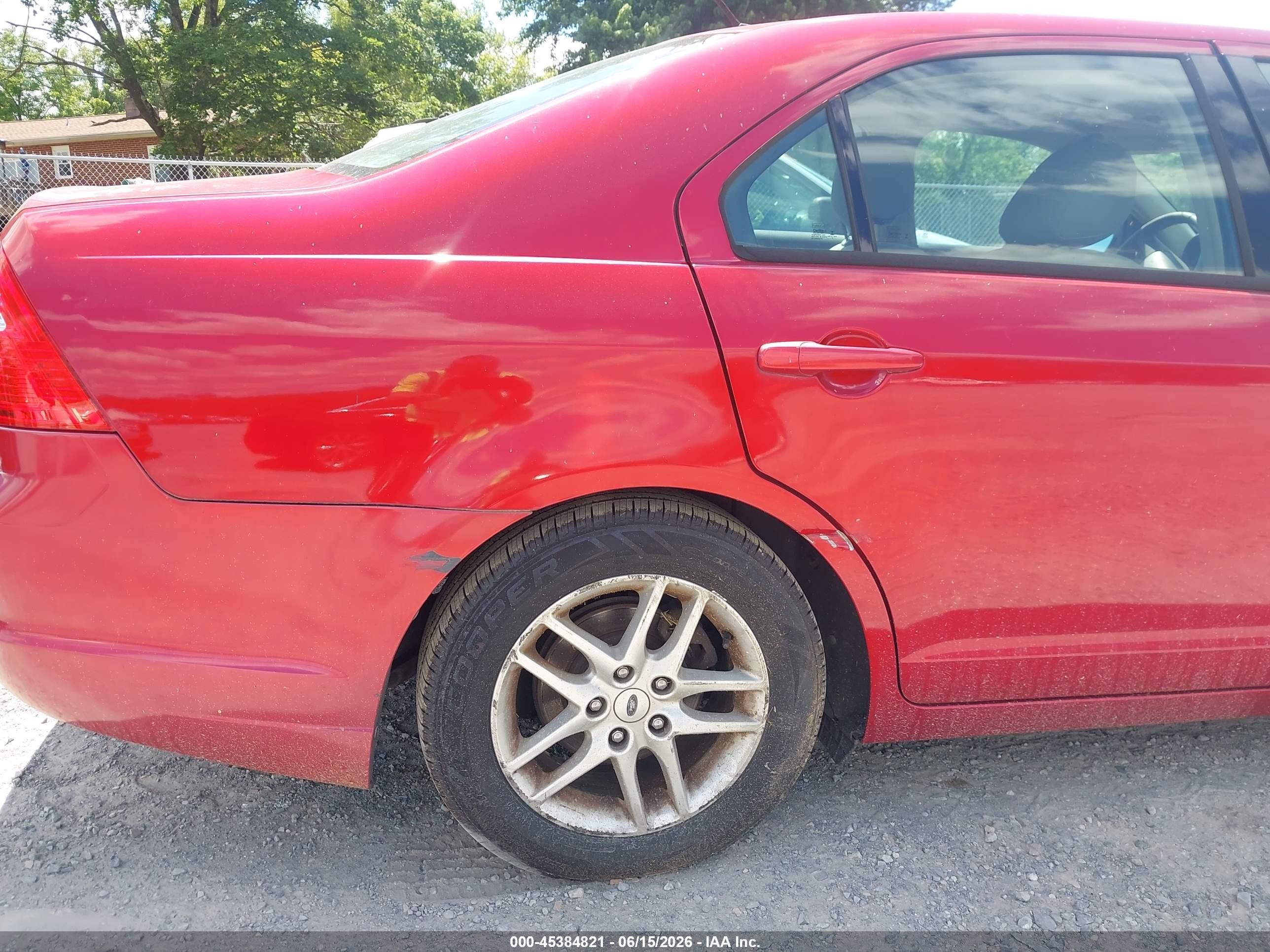 2012 Ford Fusion S Red vin: 3FAHP0GA1CR299179