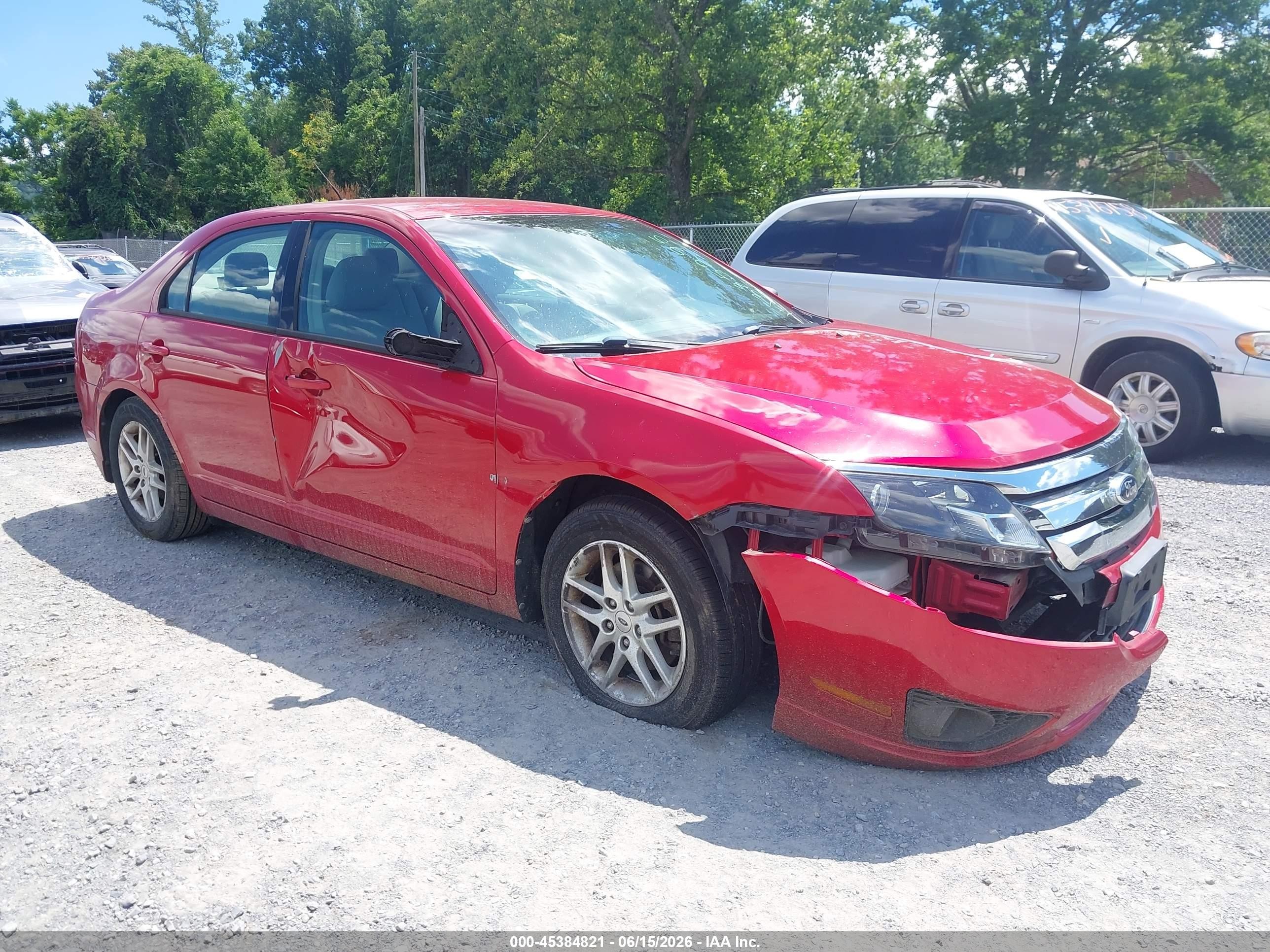 2012 Ford Fusion S Red vin: 3FAHP0GA1CR299179
