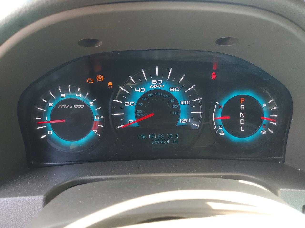 2012 Ford Fusion S Белый vin: 3FAHP0GA1CR321990