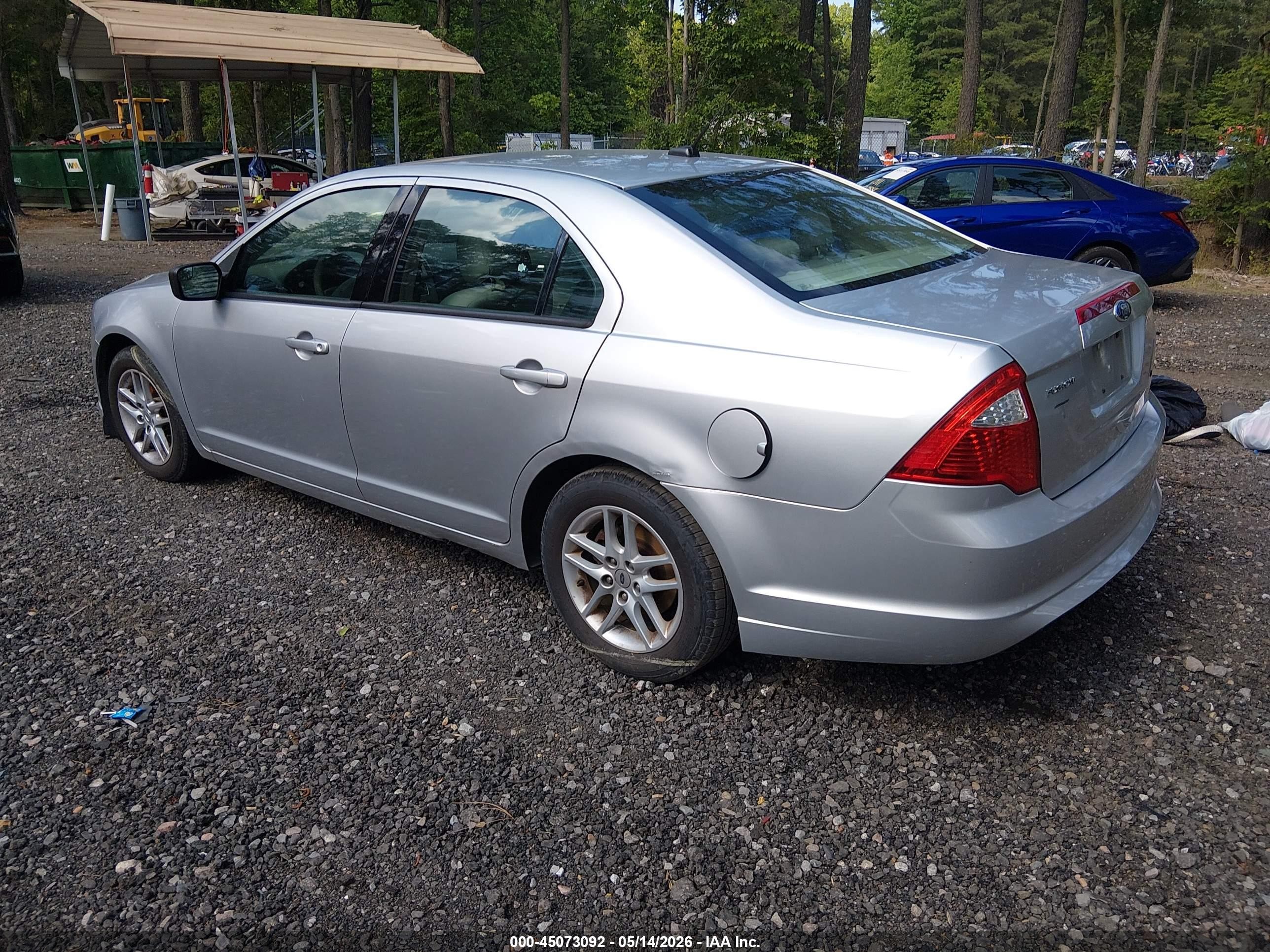 2012 Ford Fusion S Silver vin: 3FAHP0GA1CR347585
