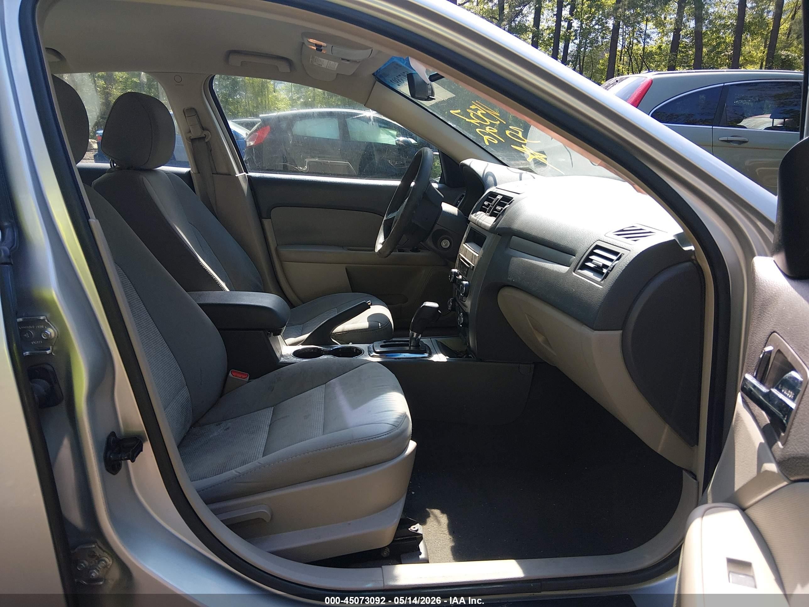 2012 Ford Fusion S Silver vin: 3FAHP0GA1CR347585