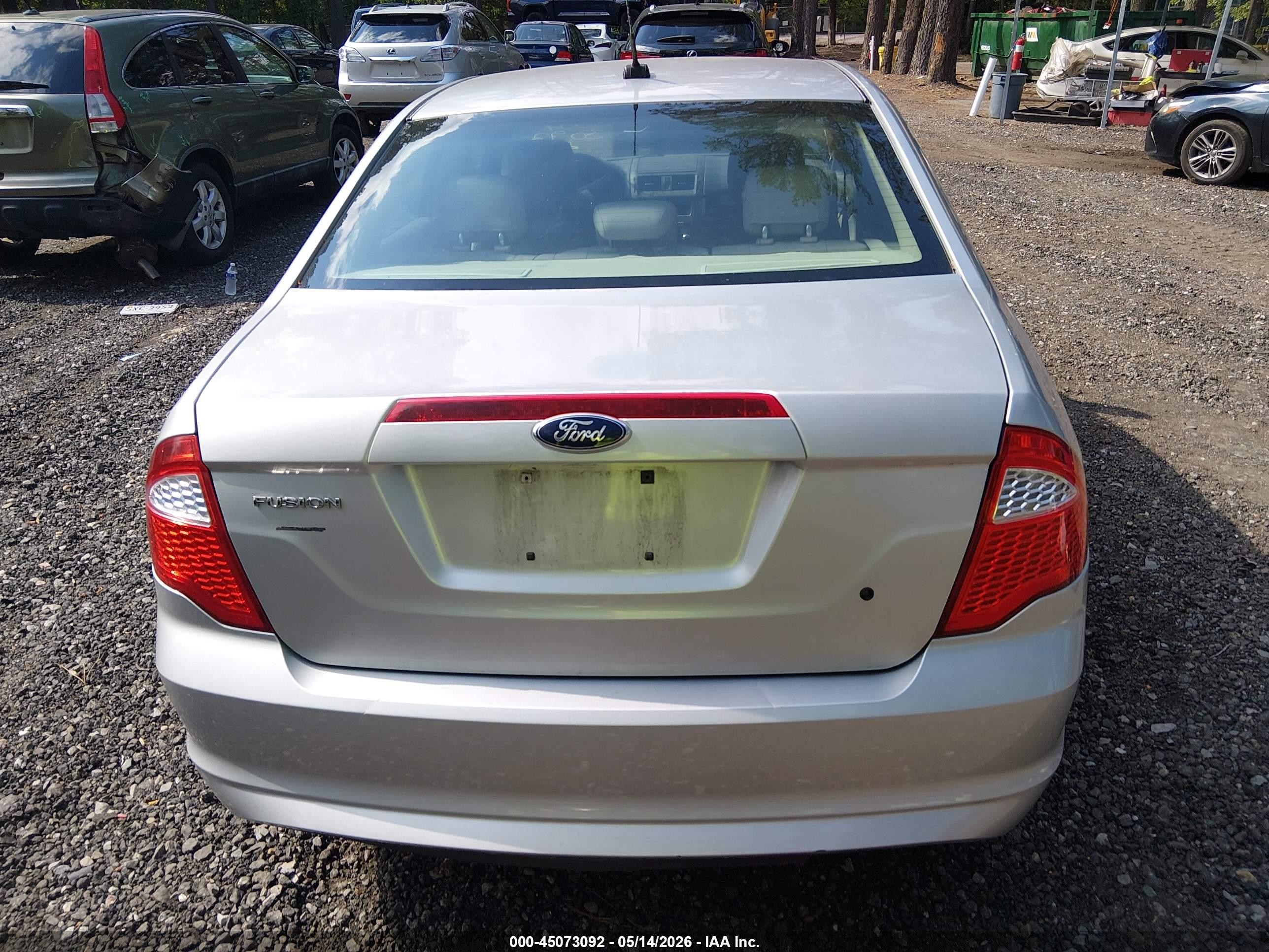 2012 Ford Fusion S Silver vin: 3FAHP0GA1CR347585