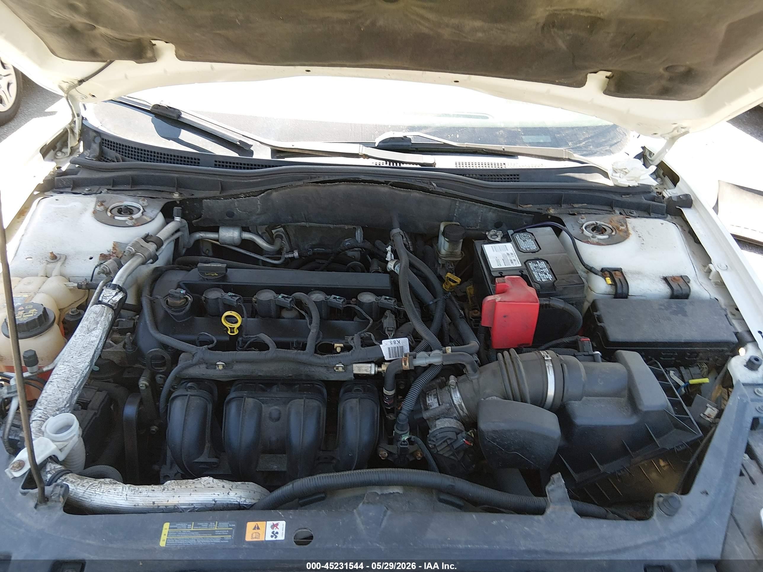 2012 Ford Fusion S Белый vin: 3FAHP0GA1CR381557