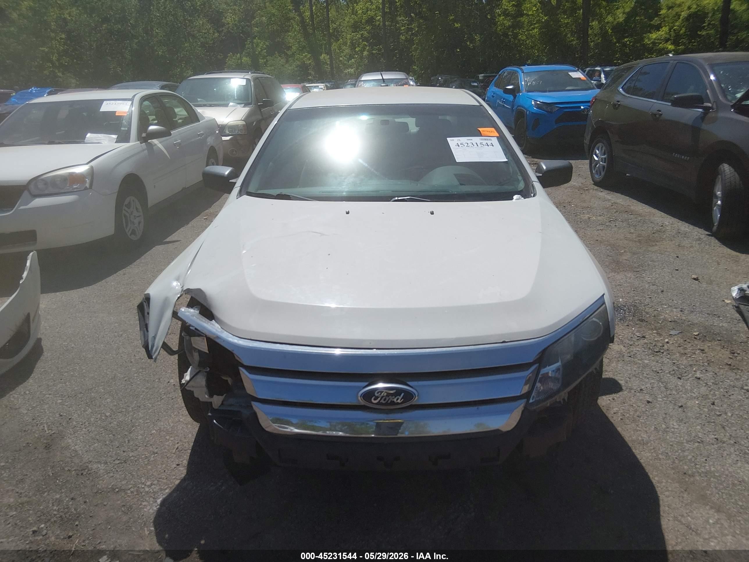 2012 Ford Fusion S Белый vin: 3FAHP0GA1CR381557