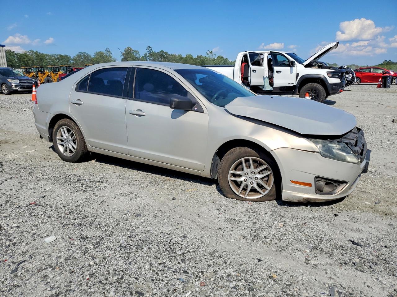 2010 Ford Fusion S Beige vin: 3FAHP0GA2AR258248
