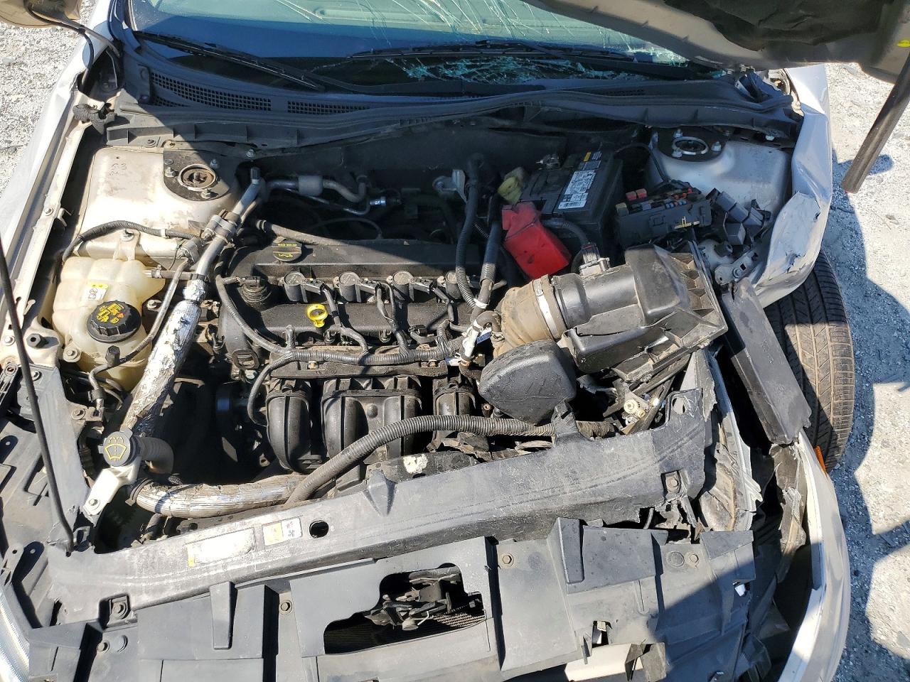 2010 Ford Fusion S Beige vin: 3FAHP0GA2AR258248