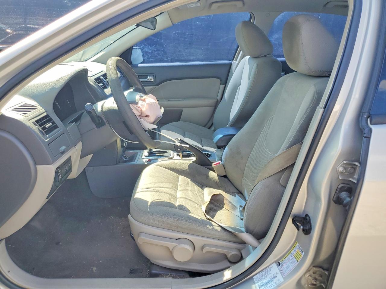 2010 Ford Fusion S Beige vin: 3FAHP0GA2AR258248