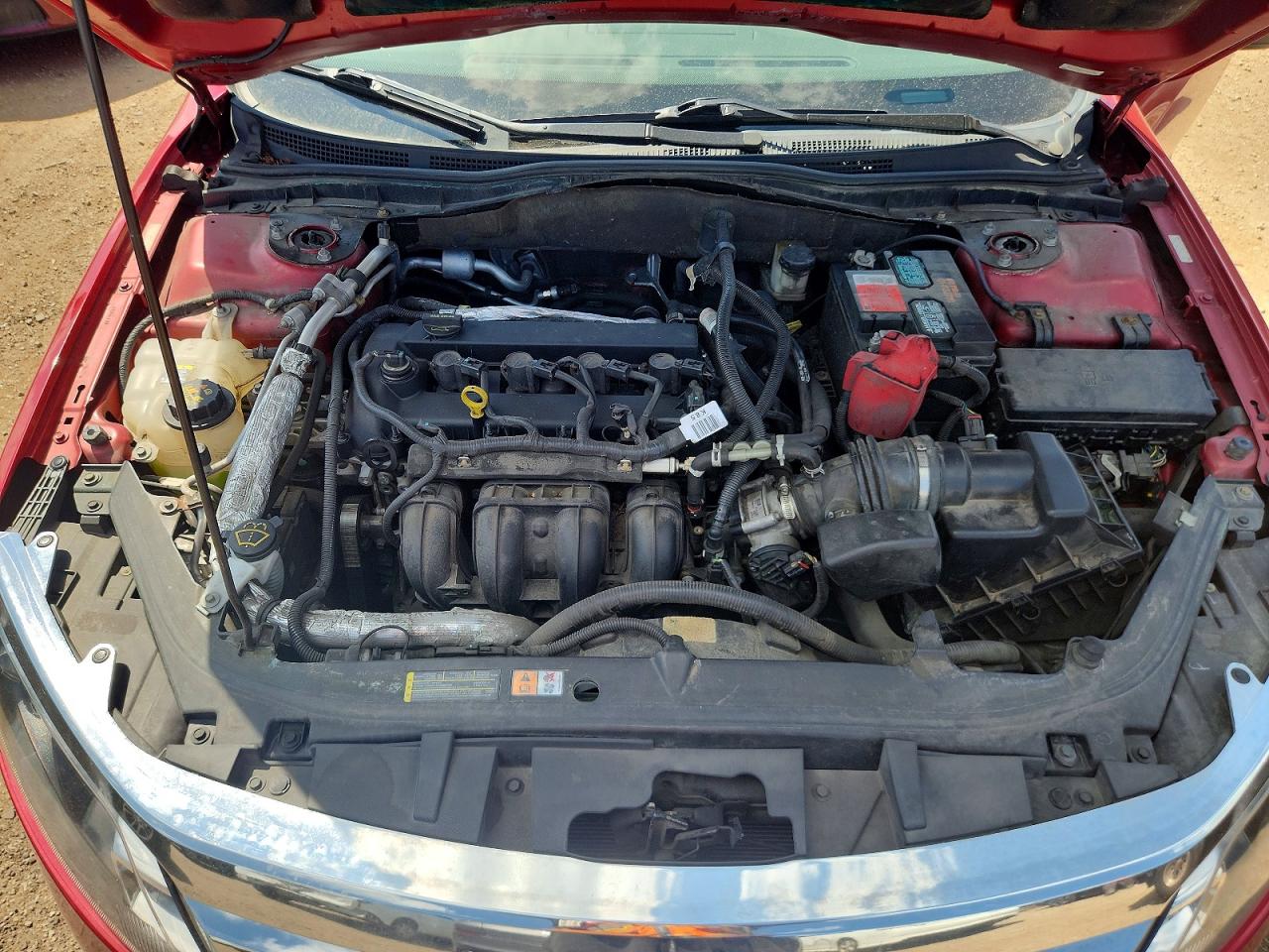 2010 Ford Fusion S Red vin: 3FAHP0GA2AR354722