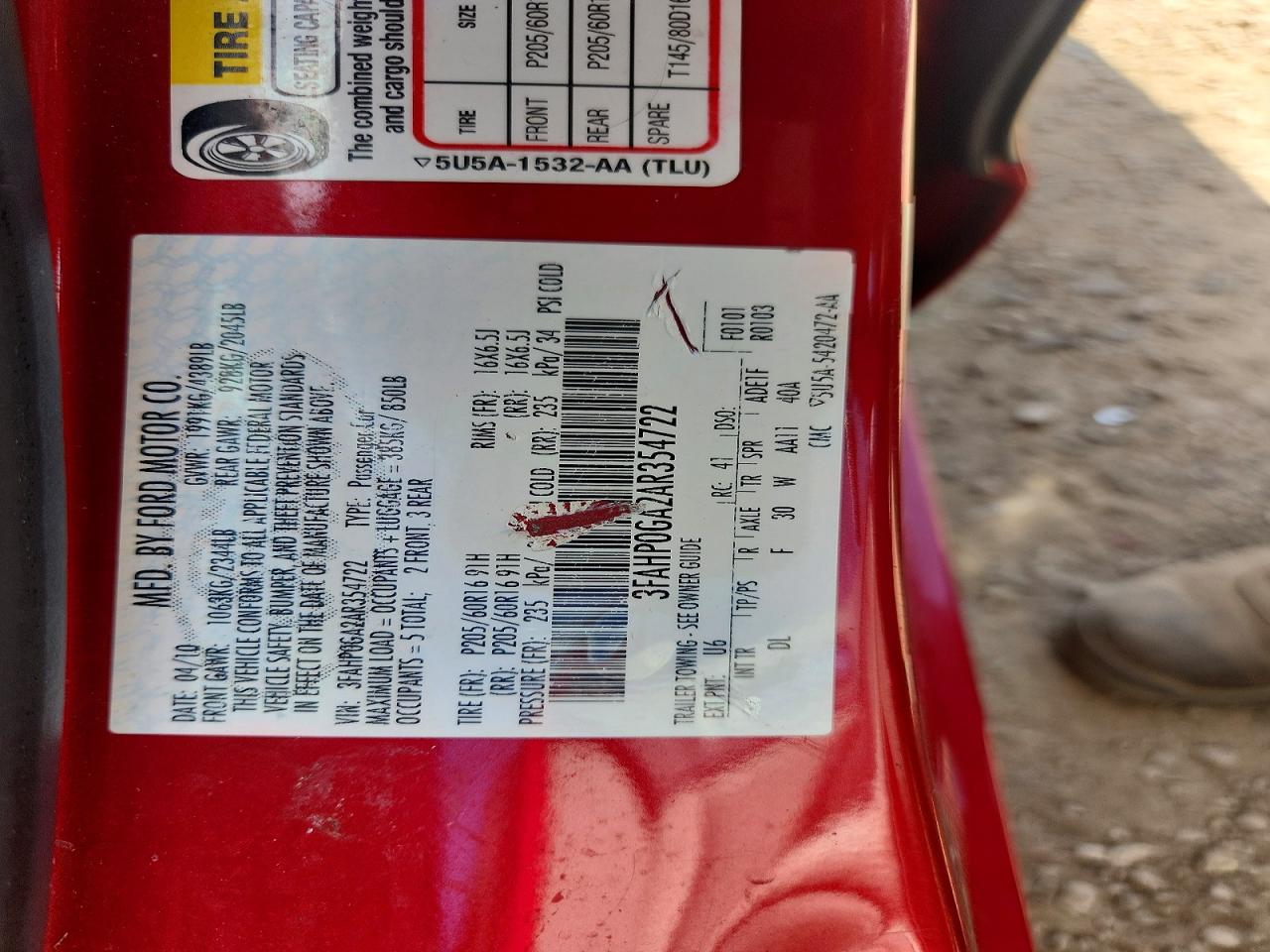 2010 Ford Fusion S Red vin: 3FAHP0GA2AR354722