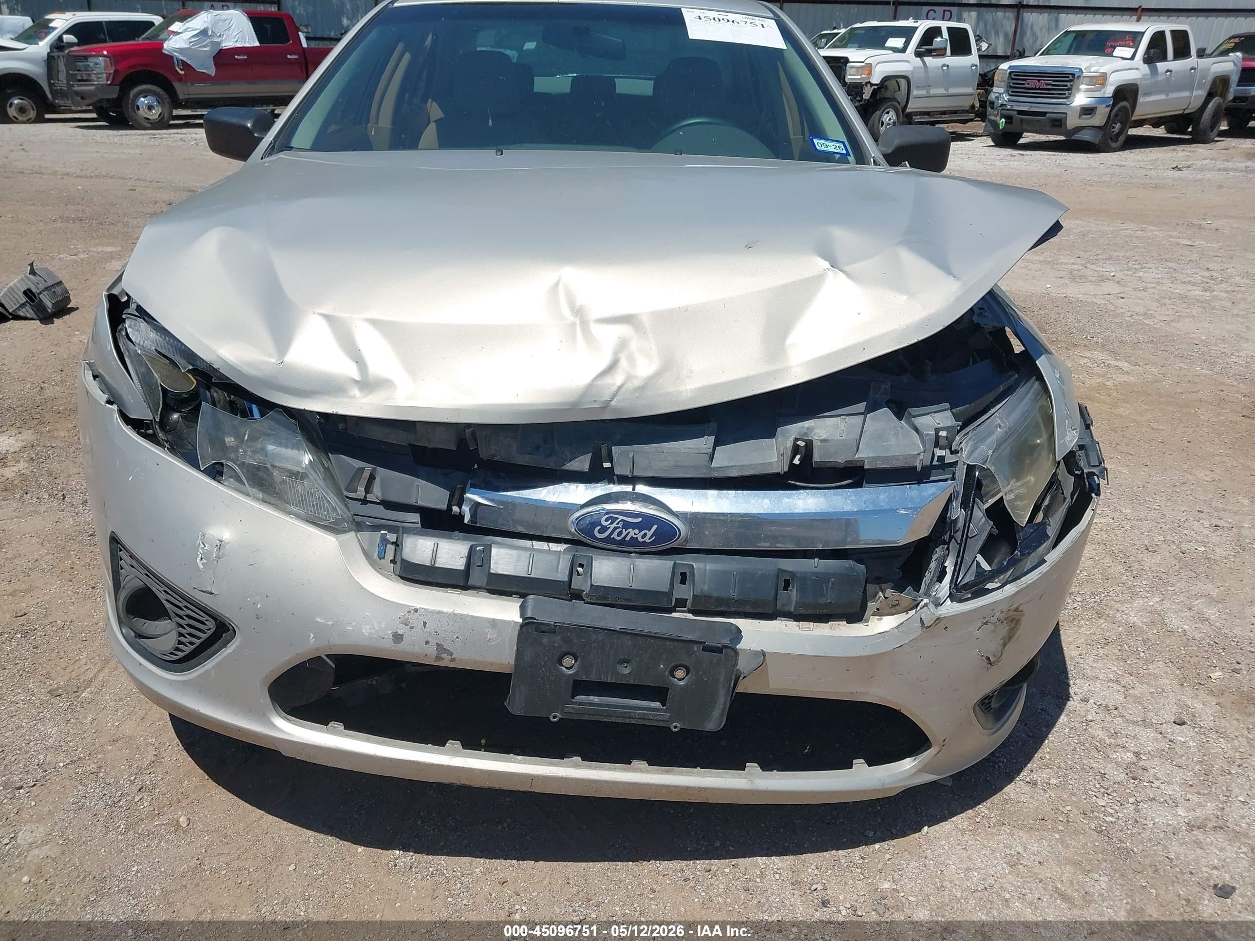 2010 Ford Fusion S Tan vin: 3FAHP0GA2AR372041