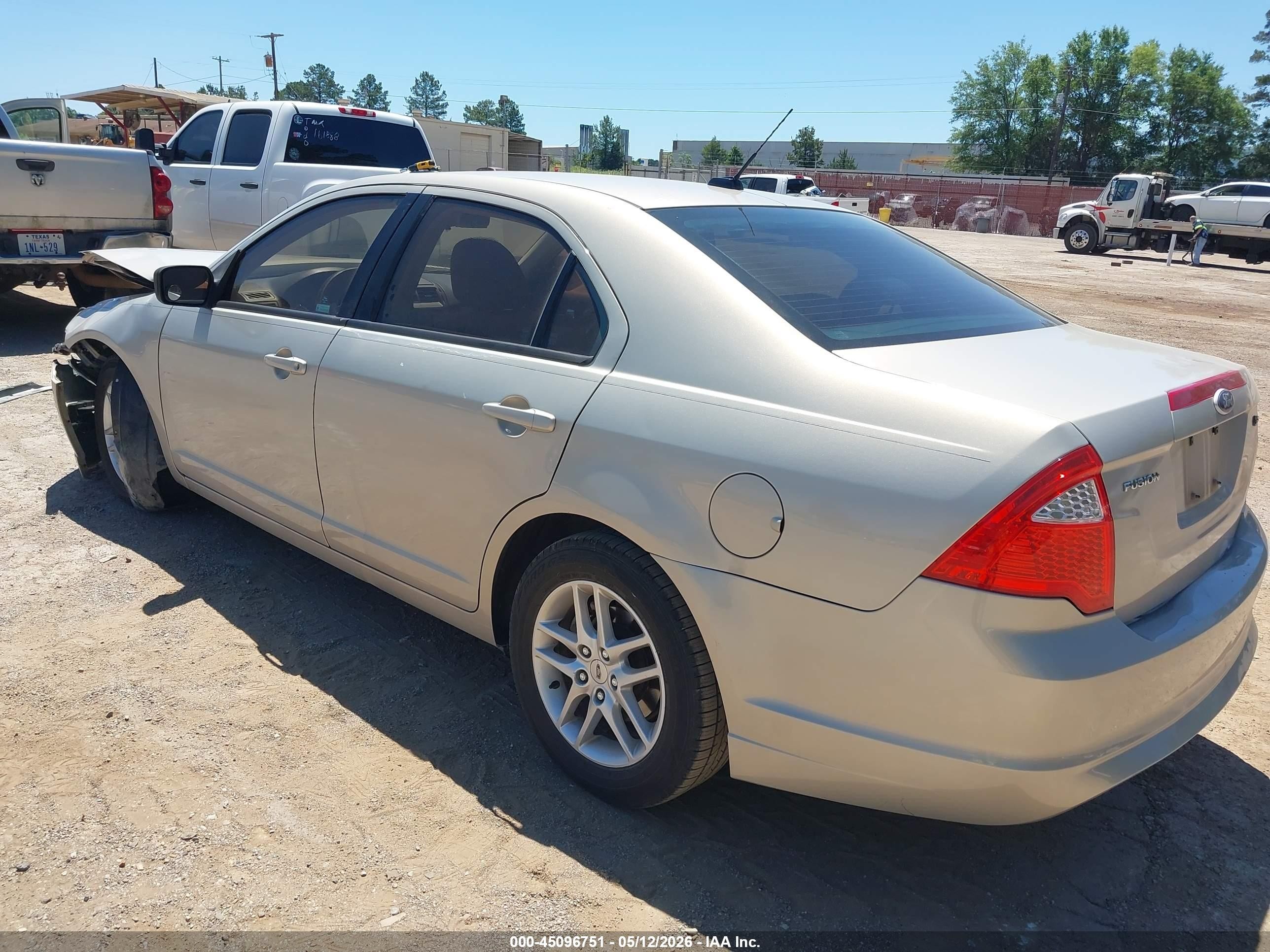 2010 Ford Fusion S Tan vin: 3FAHP0GA2AR372041