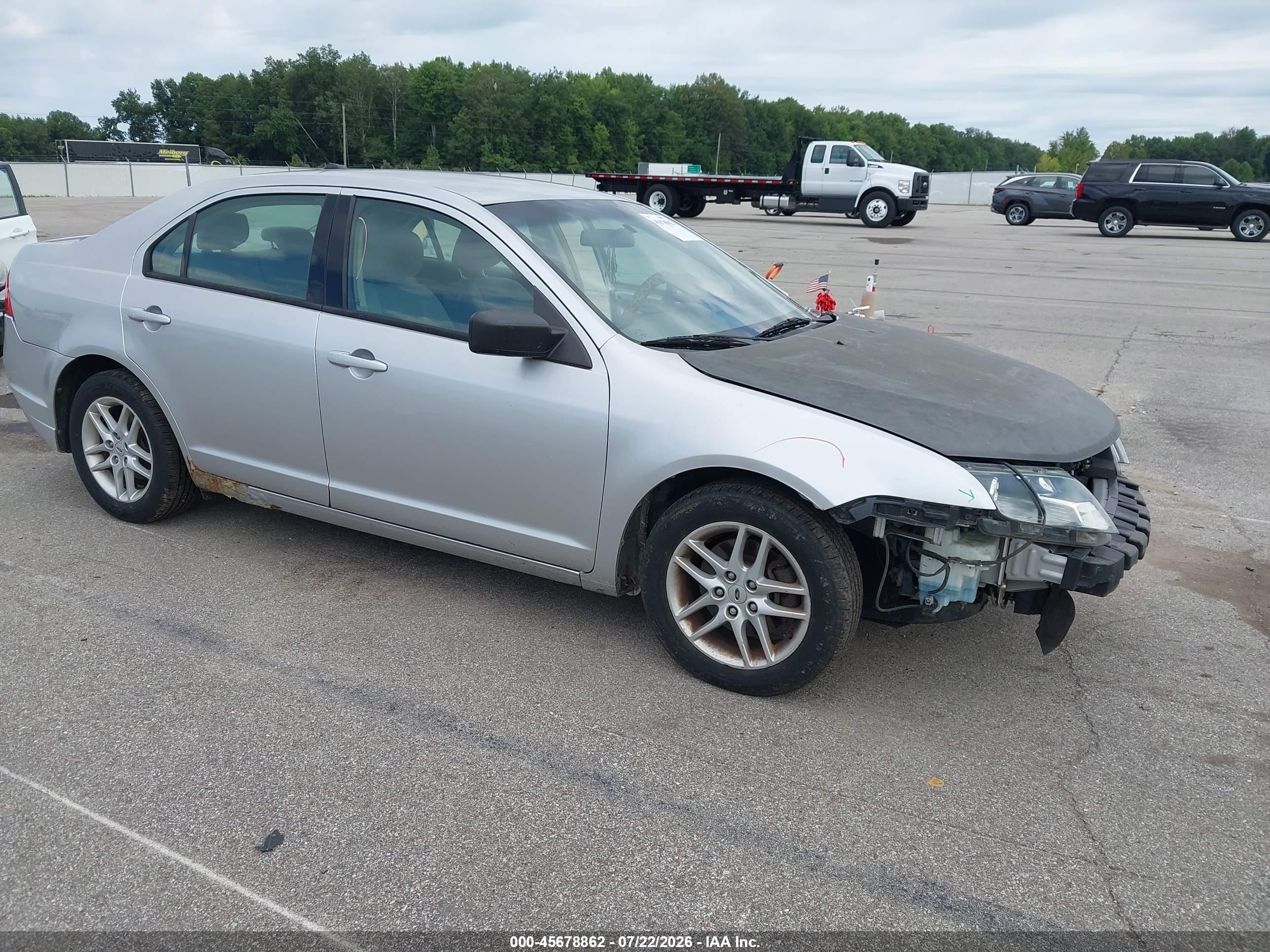 2012 Ford Fusion S Silver vin: 3FAHP0GA2CR119059