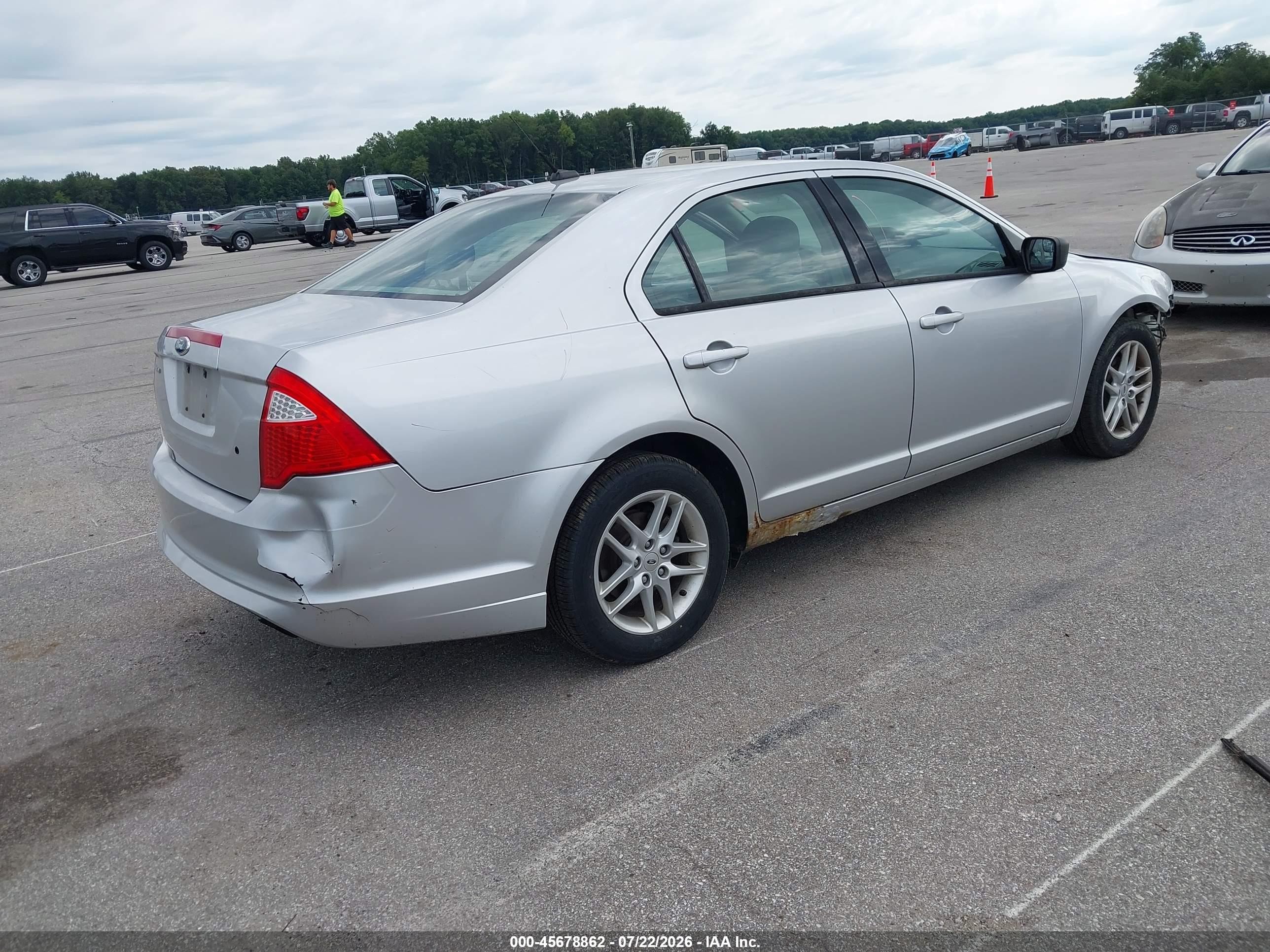 2012 Ford Fusion S Silver vin: 3FAHP0GA2CR119059