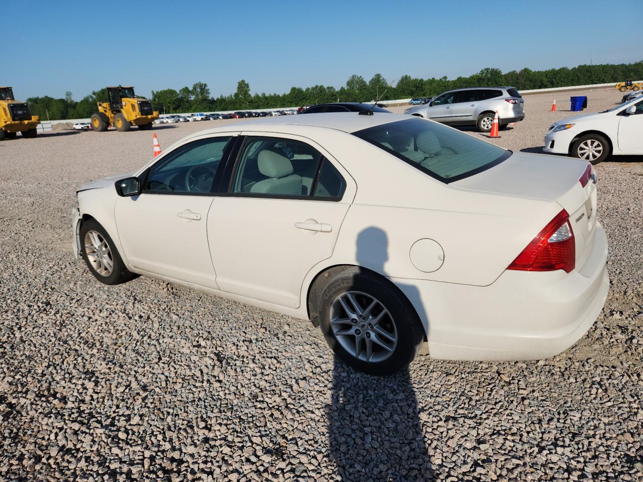 2012 Ford Fusion S Белый vin: 3FAHP0GA2CR225768