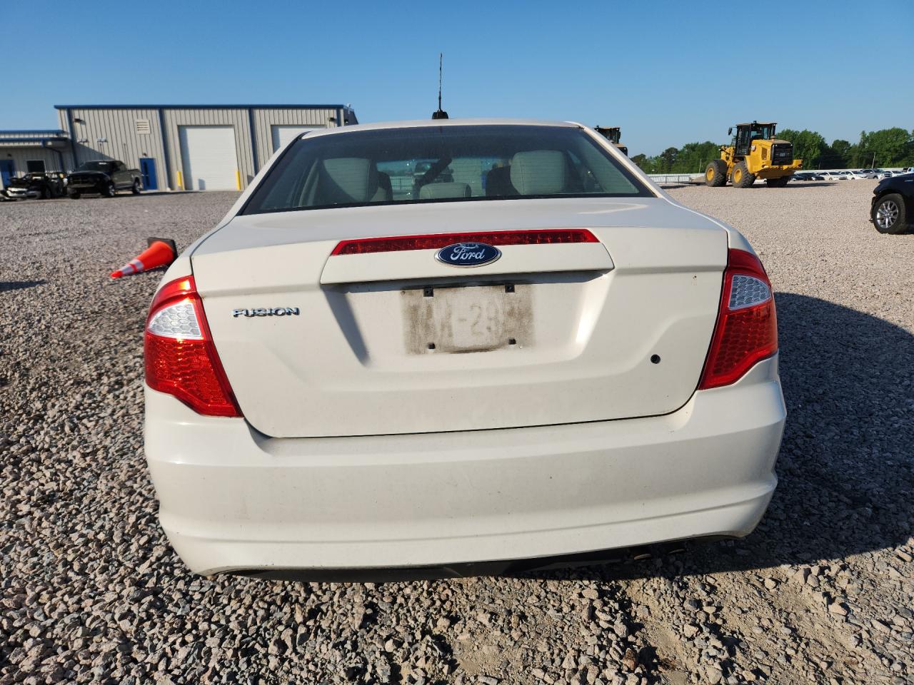 2012 Ford Fusion S Белый vin: 3FAHP0GA2CR225768