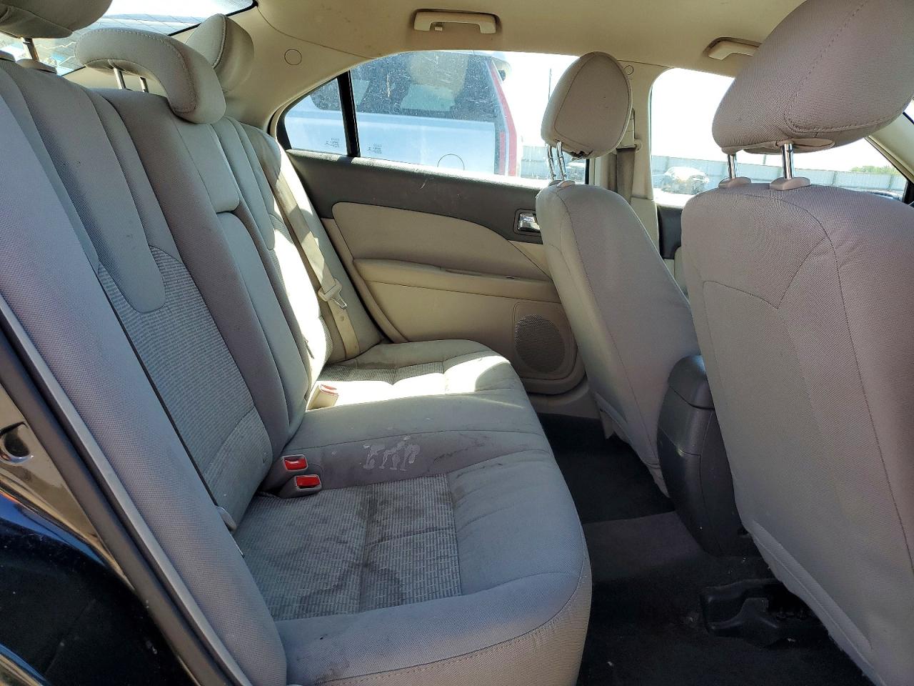 2012 Ford Fusion S Черный vin: 3FAHP0GA2CR269849
