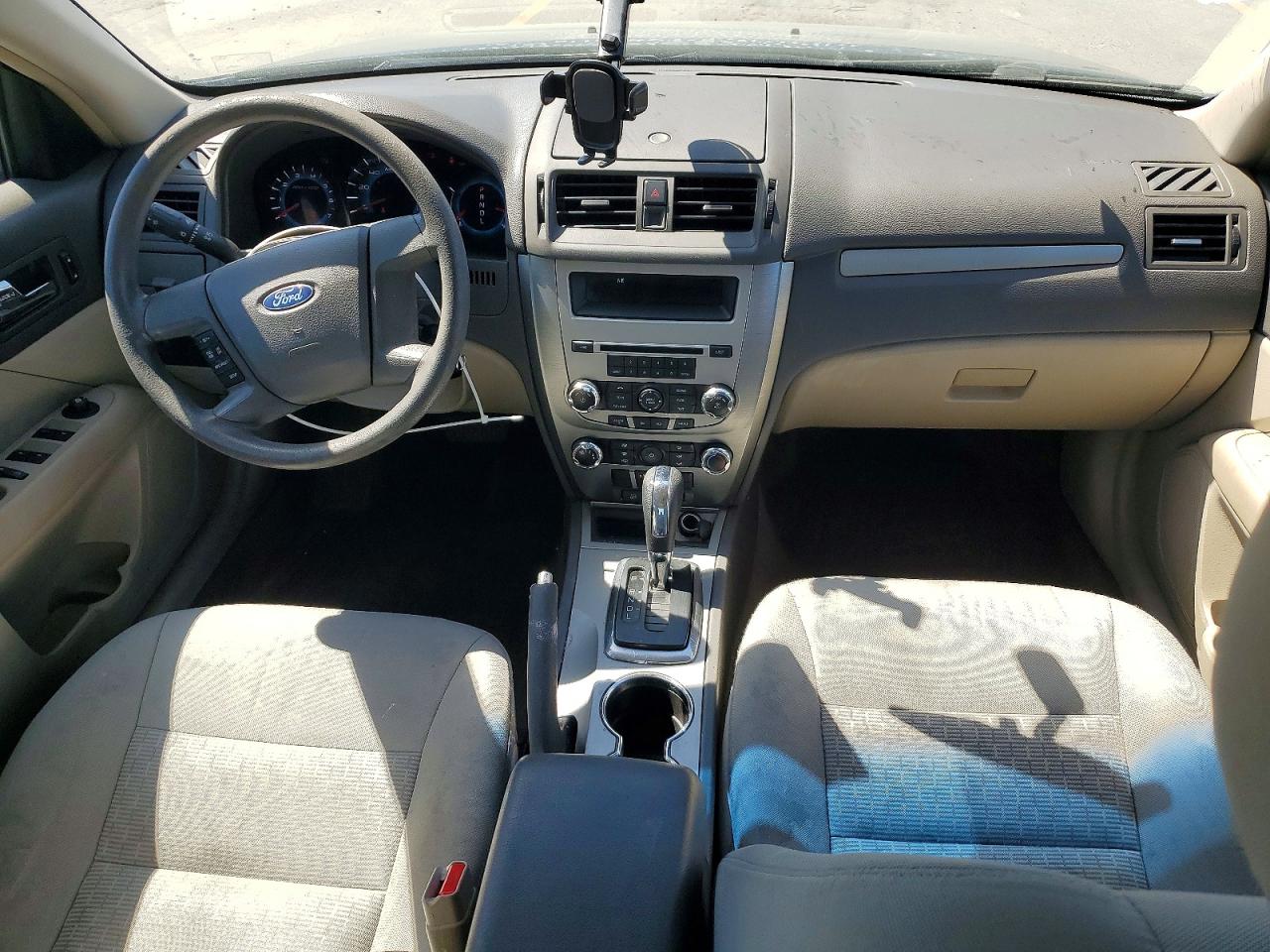 2012 Ford Fusion S Черный vin: 3FAHP0GA2CR269849