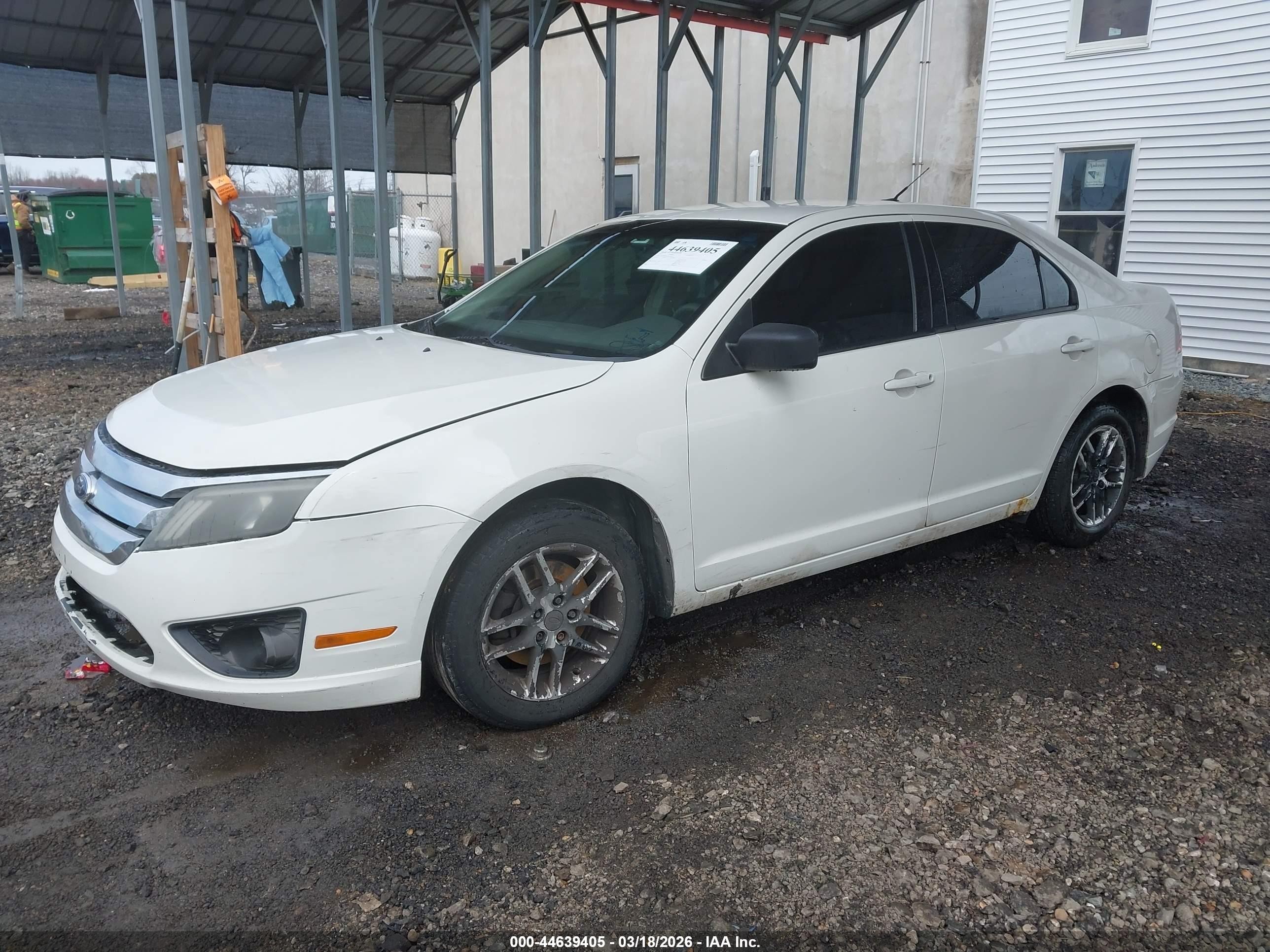 2012 Ford Fusion S White vin: 3FAHP0GA2CR340497