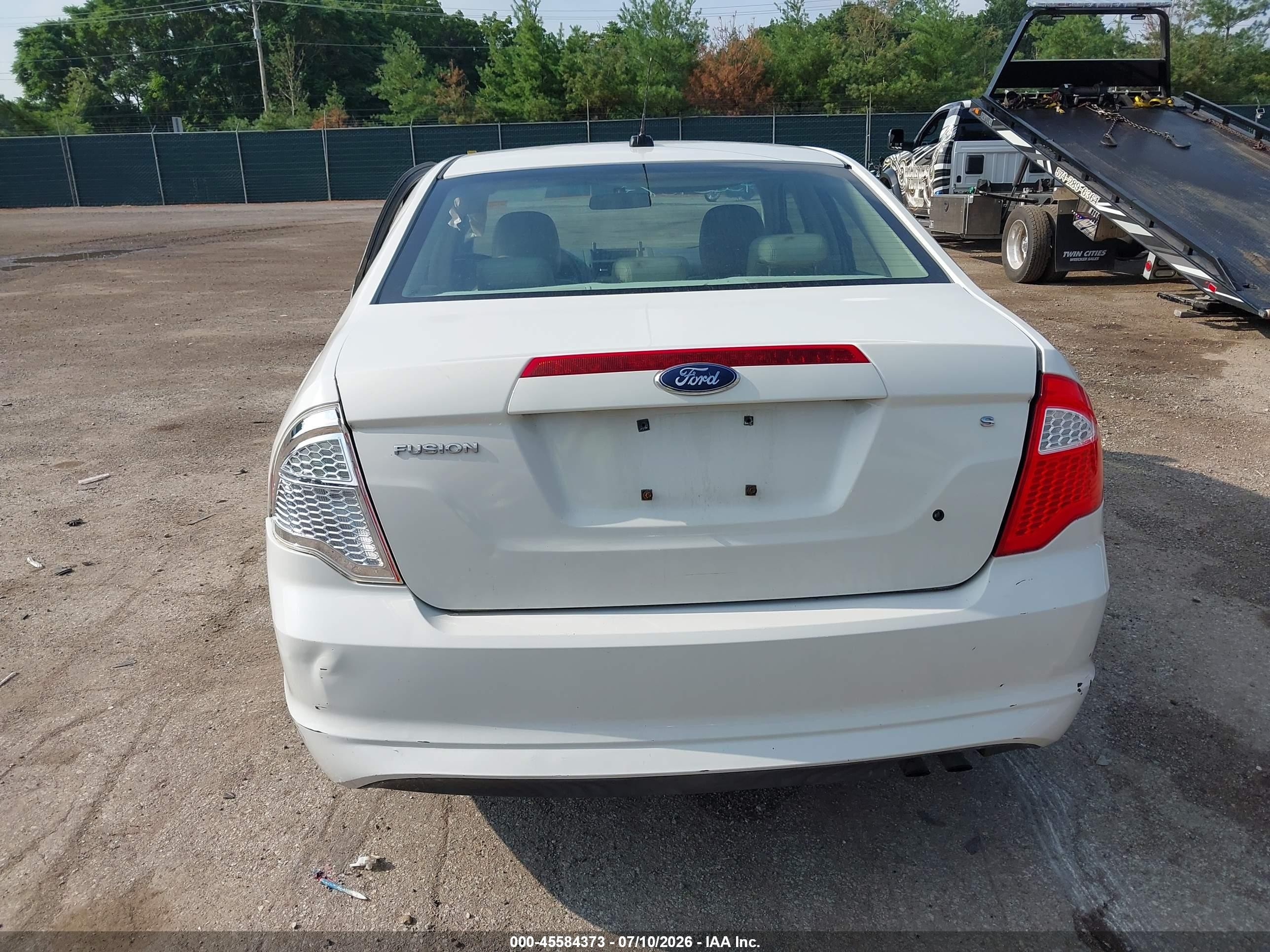 2010 Ford Fusion S White vin: 3FAHP0GA3AR220155