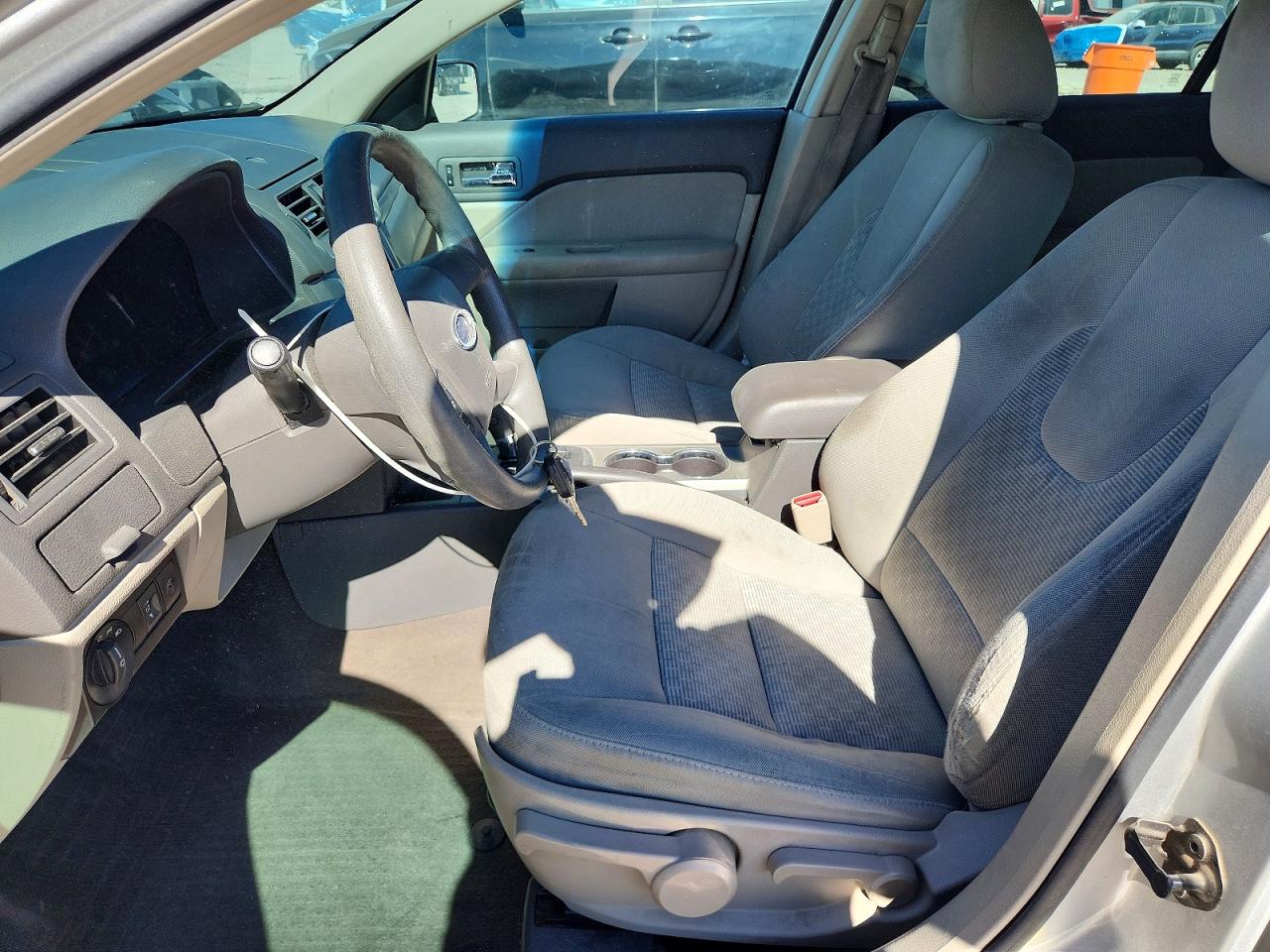 2010 Ford Fusion S Silver vin: 3FAHP0GA3AR395151