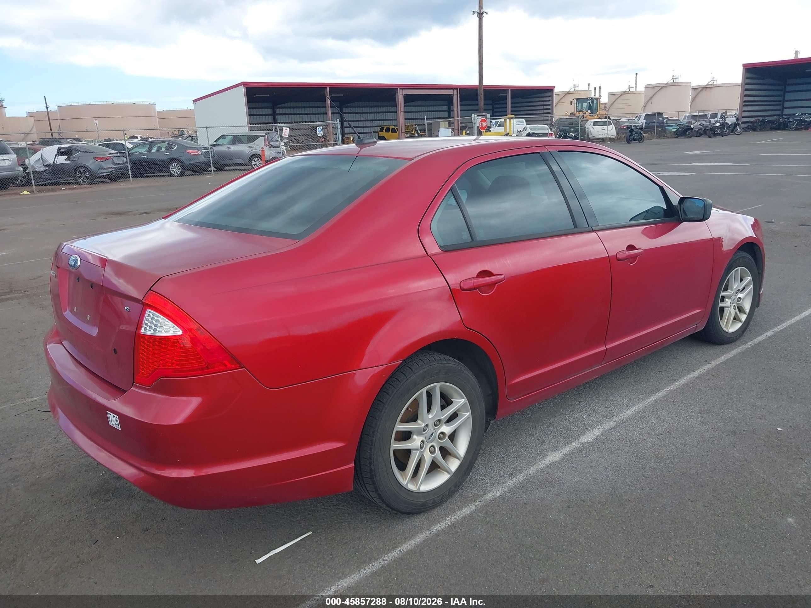 2010 Ford Fusion S Red vin: 3FAHP0GA3AR430822