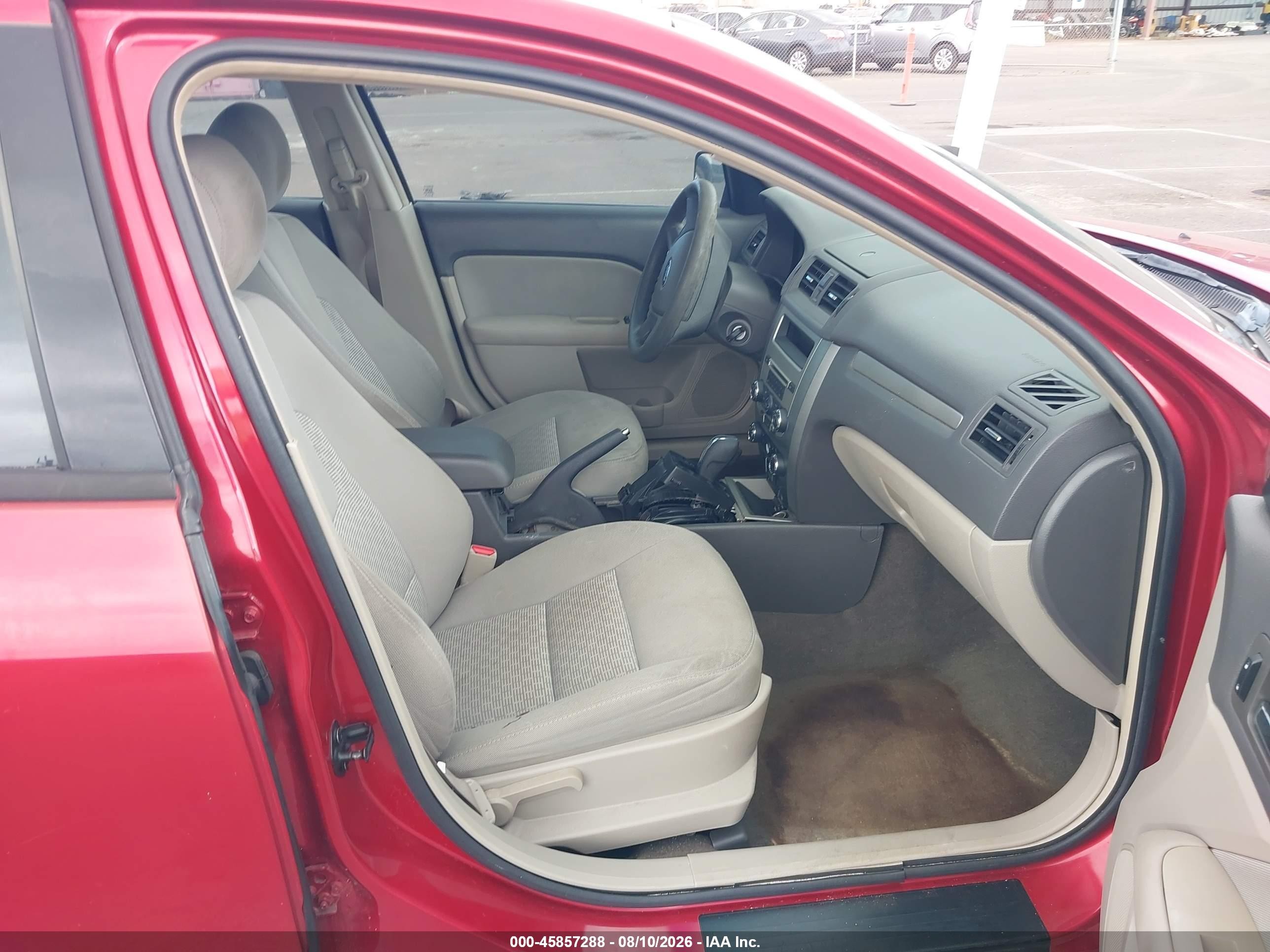 2010 Ford Fusion S Red vin: 3FAHP0GA3AR430822