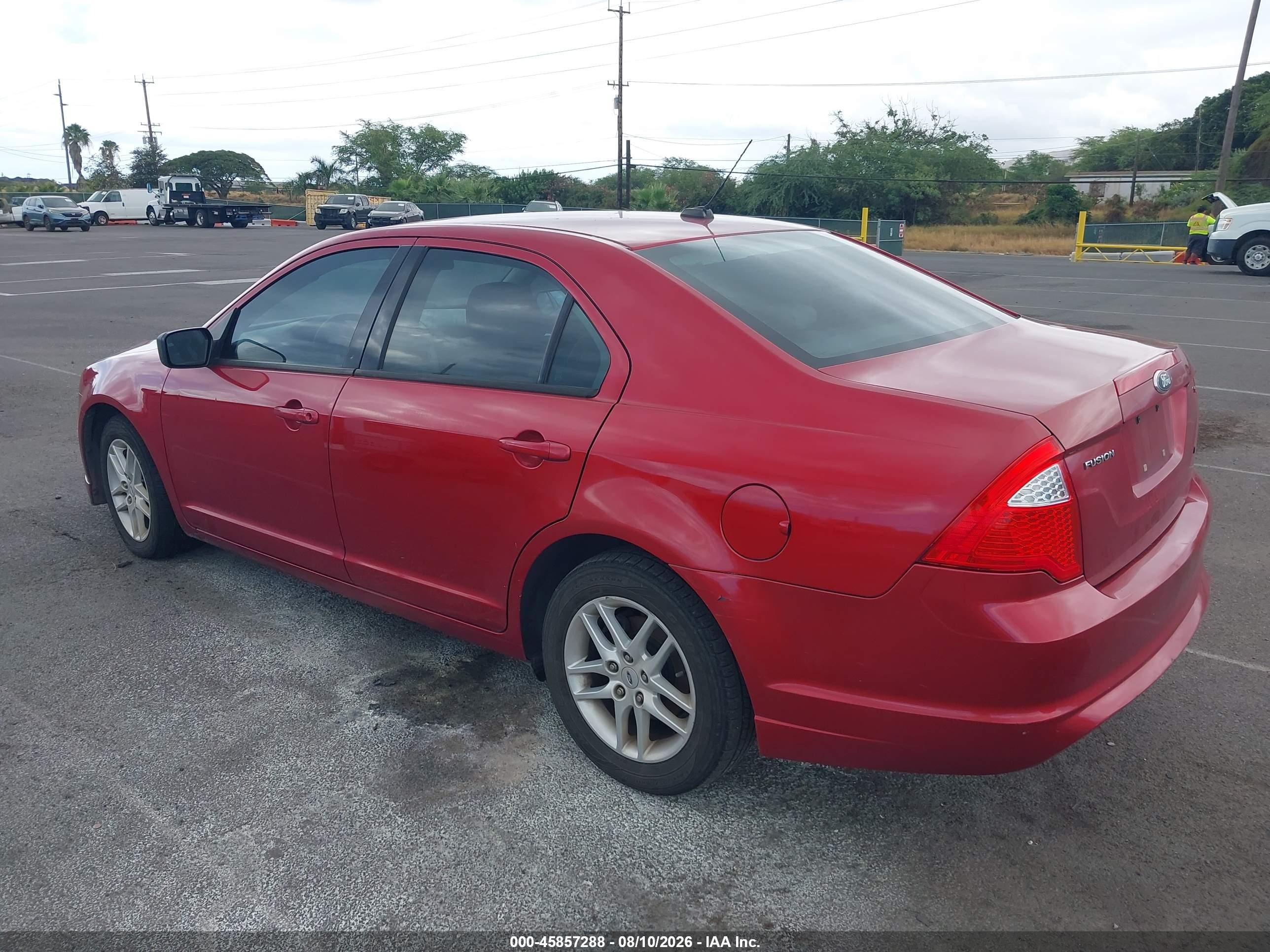 2010 Ford Fusion S Red vin: 3FAHP0GA3AR430822