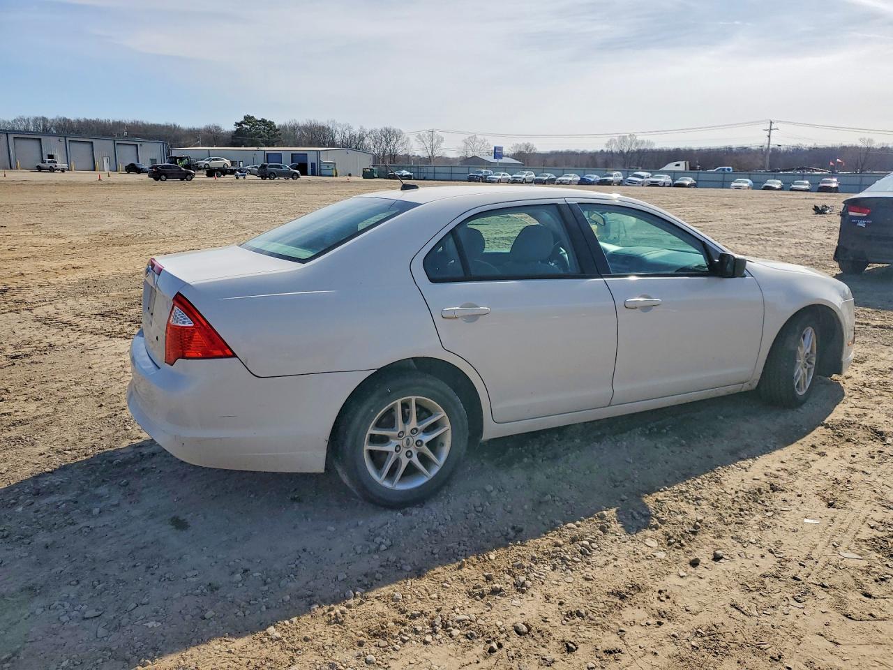 2011 Ford Fusion S White vin: 3FAHP0GA3BR293365