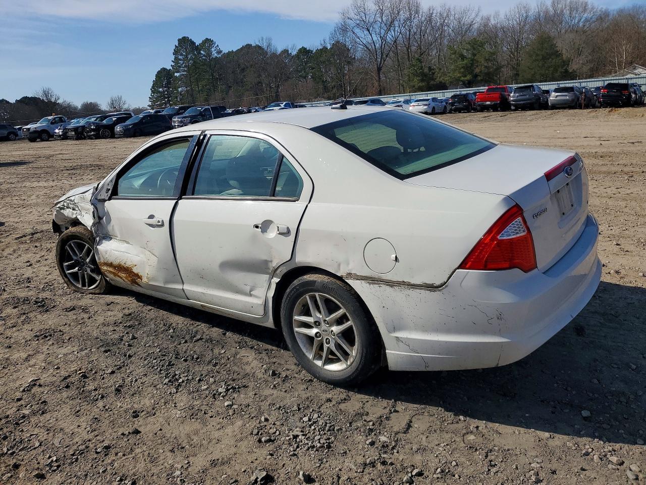 2011 Ford Fusion S White vin: 3FAHP0GA3BR293365
