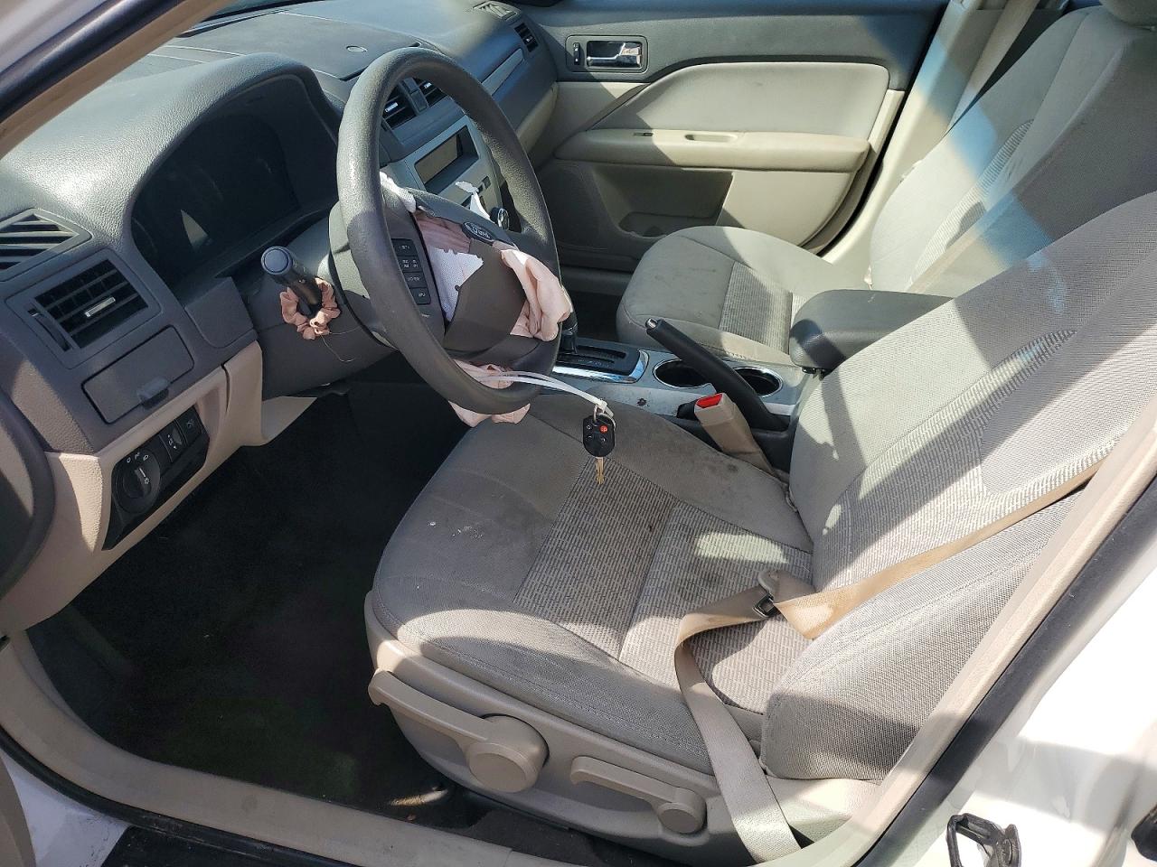 2011 Ford Fusion S White vin: 3FAHP0GA3BR293365