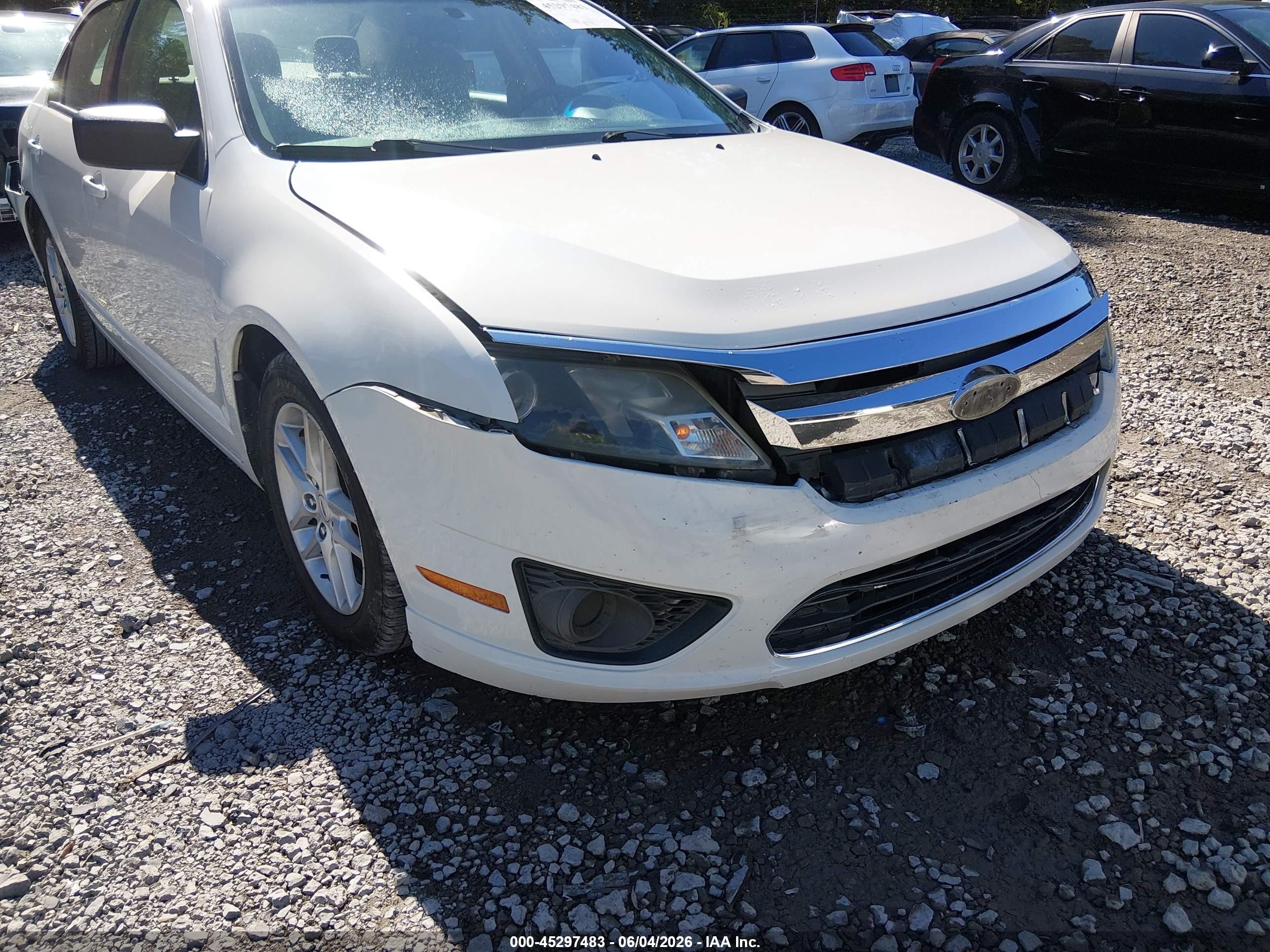 2012 Ford Fusion S White vin: 3FAHP0GA3CR340475