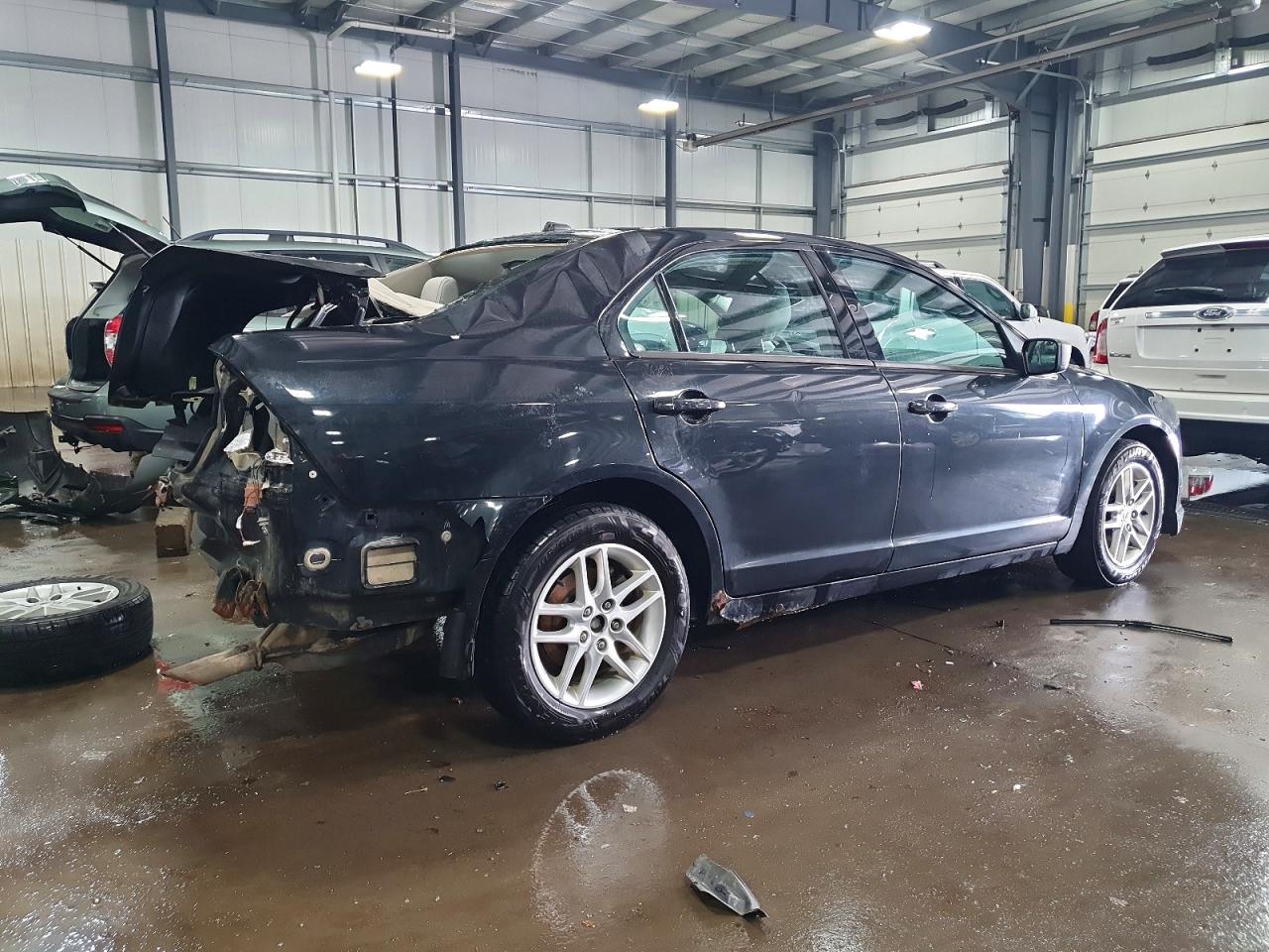 2012 Ford Fusion S Черный vin: 3FAHP0GA3CR438597