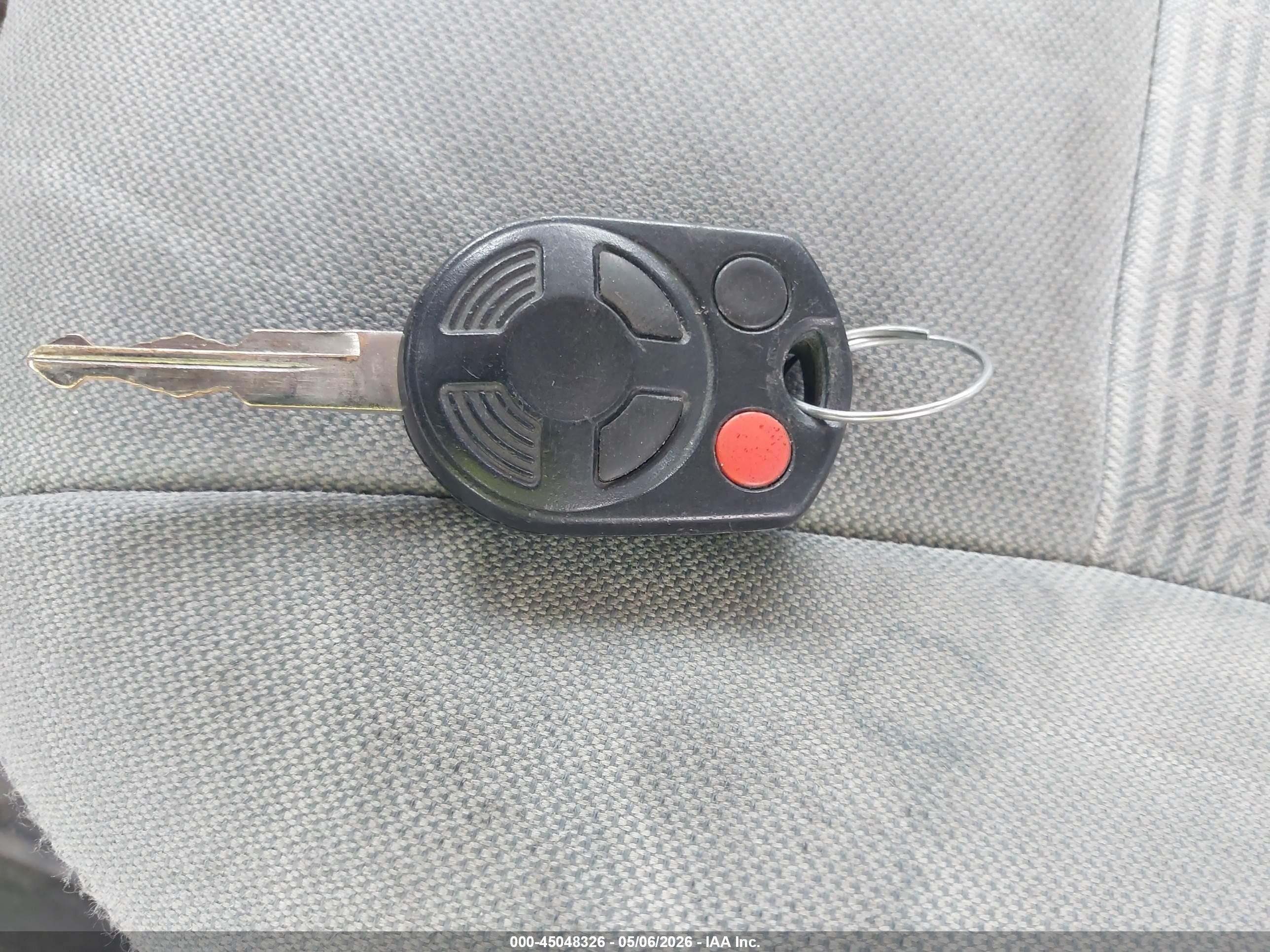 2012 Ford Fusion S Серебряный vin: 3FAHP0GA4CR298270