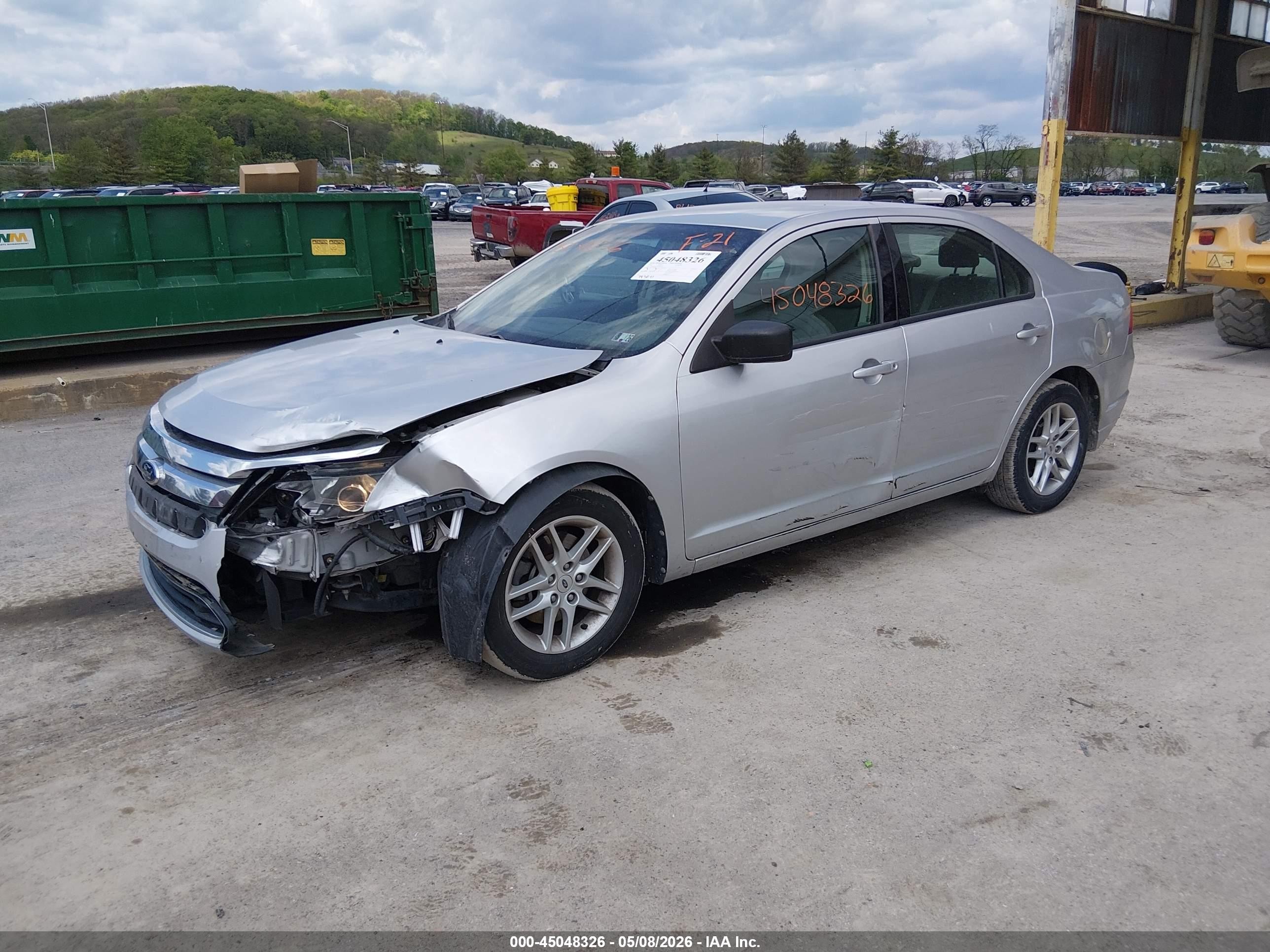 2012 Ford Fusion S Серебряный vin: 3FAHP0GA4CR298270