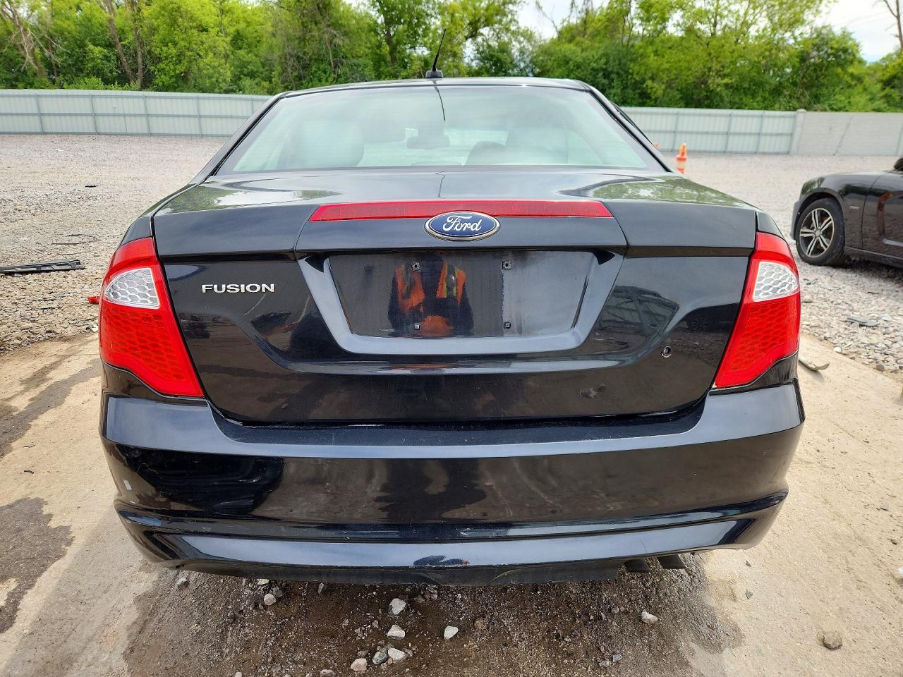 2011 Ford Fusion S Black vin: 3FAHP0GA5BR290550