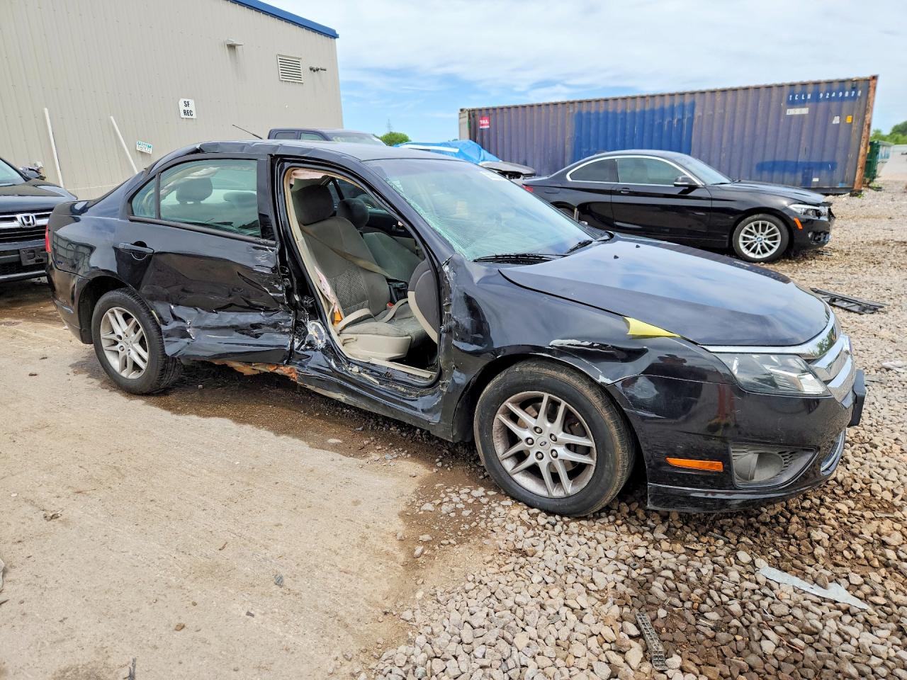 2011 Ford Fusion S Black vin: 3FAHP0GA5BR290550