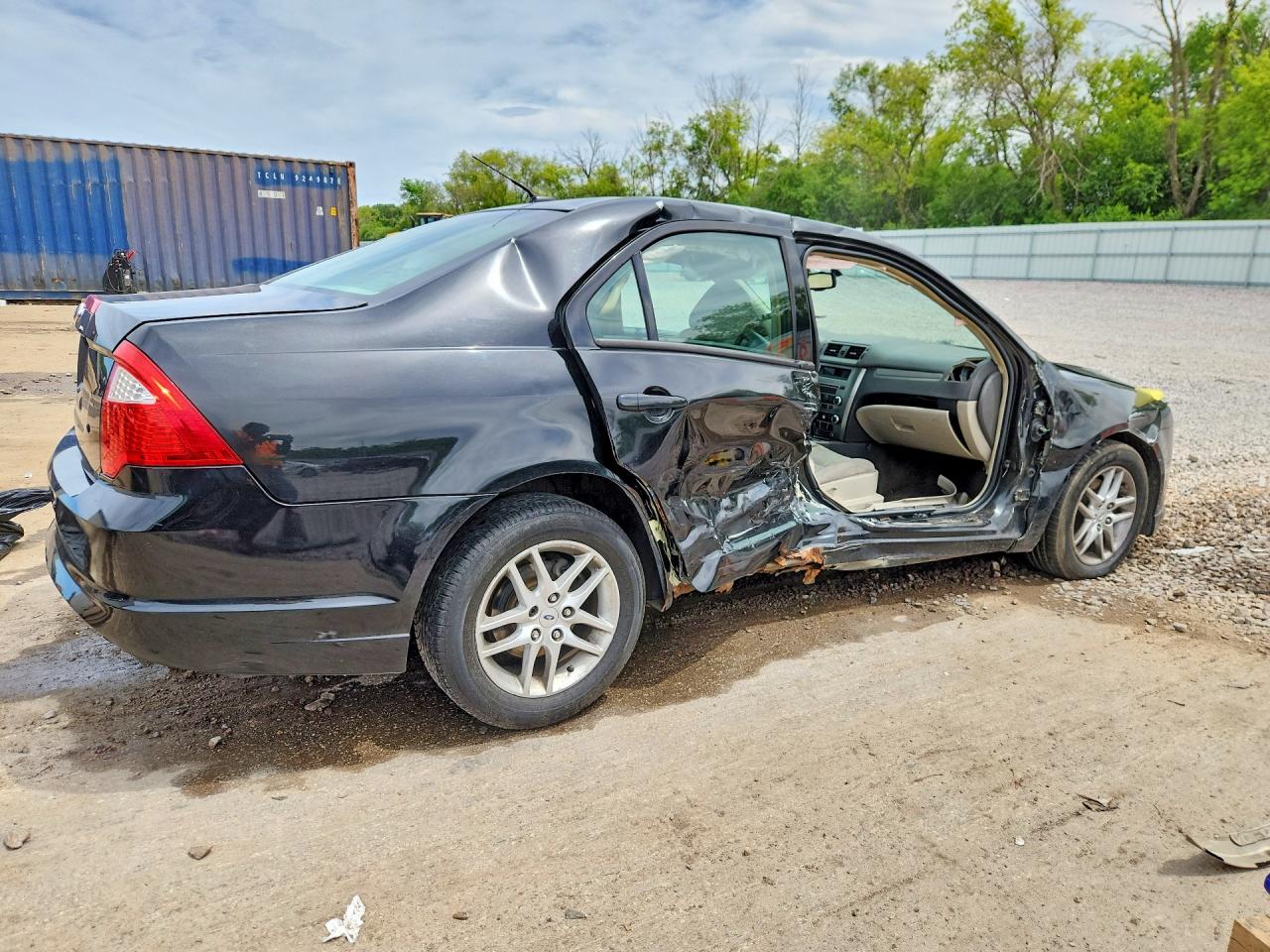 2011 Ford Fusion S Black vin: 3FAHP0GA5BR290550