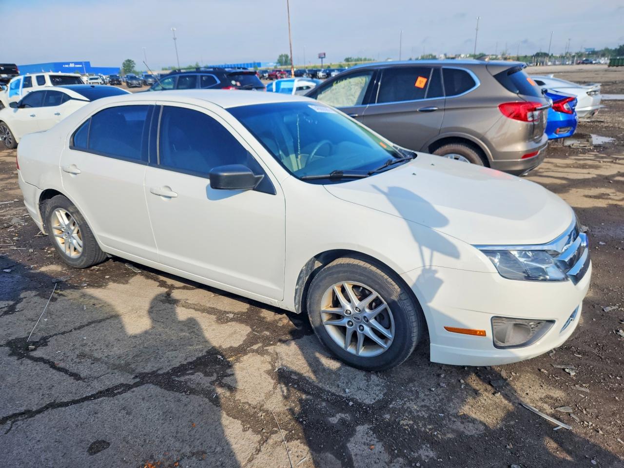 2011 Ford Fusion S Белый vin: 3FAHP0GA5BR297076