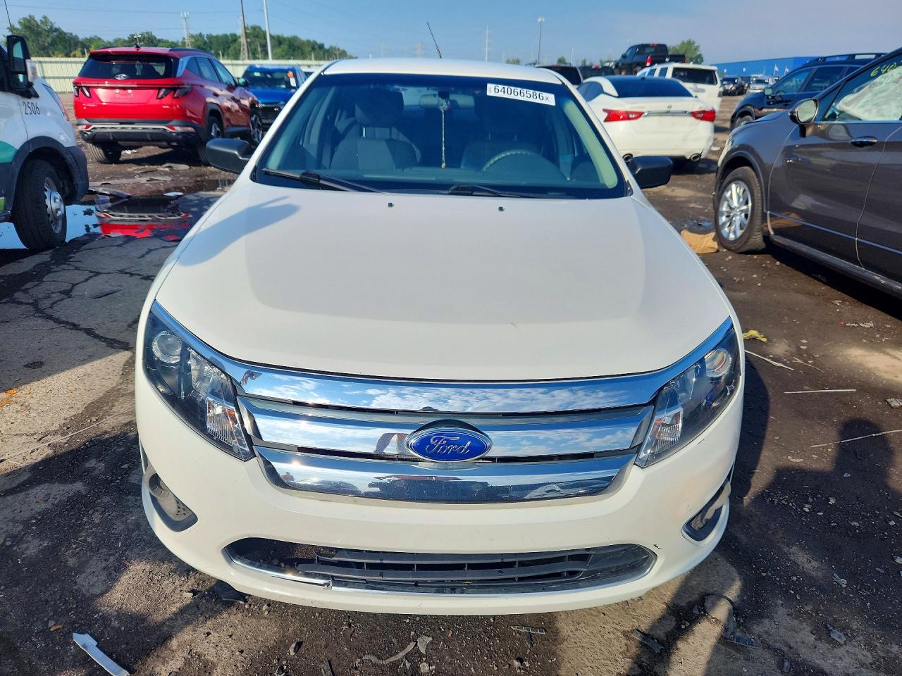 2011 Ford Fusion S Белый vin: 3FAHP0GA5BR297076
