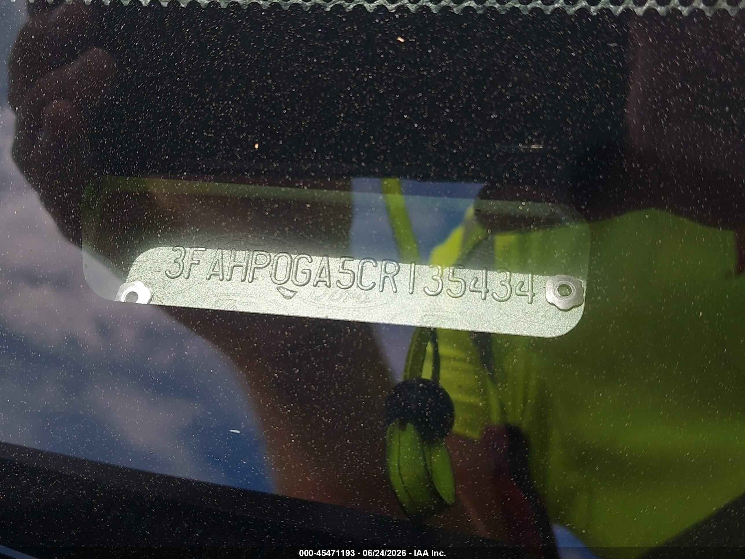 2012 Ford Fusion S White vin: 3FAHP0GA5CR135434