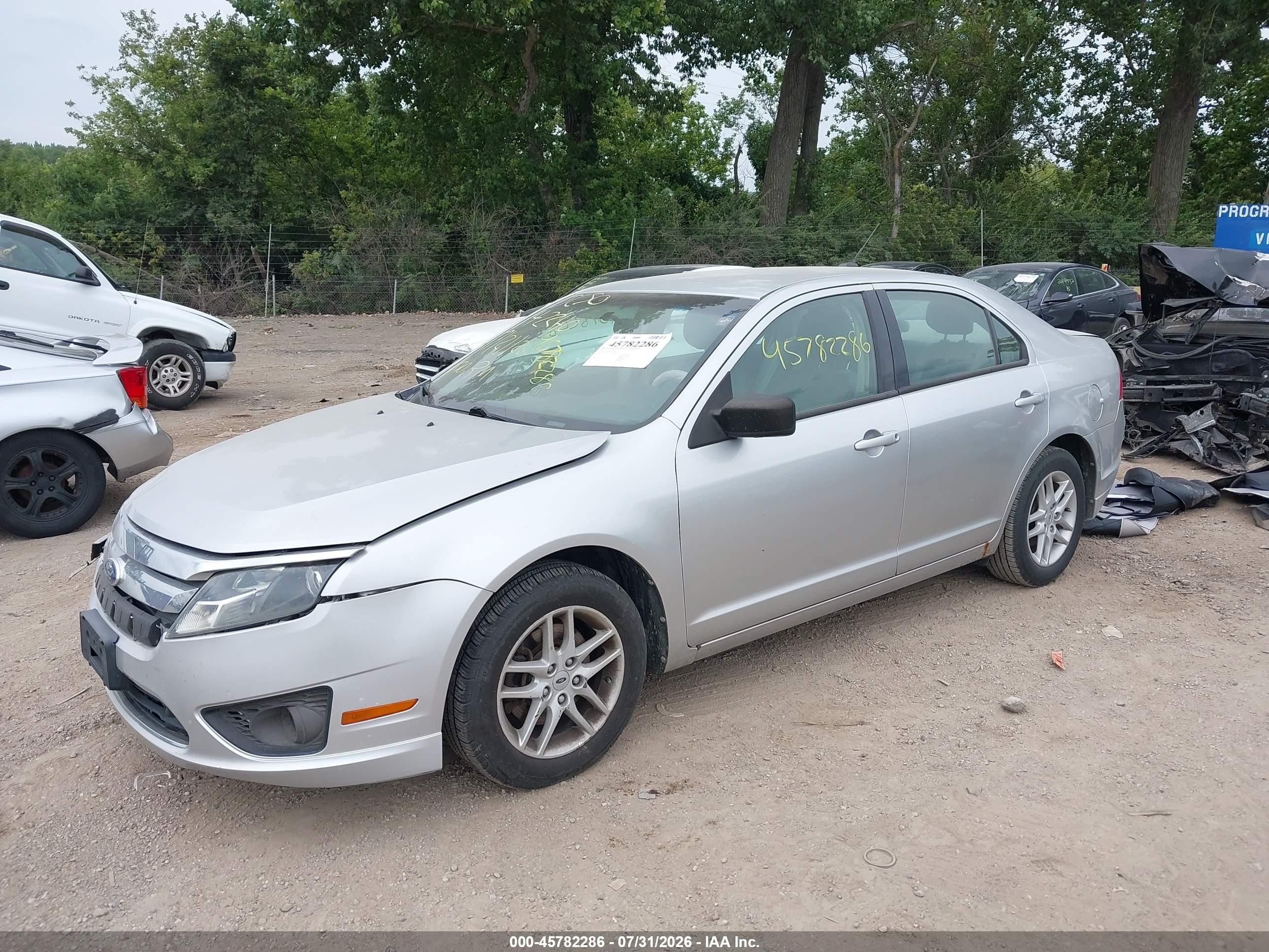 2012 Ford Fusion S Silver vin: 3FAHP0GA5CR142240