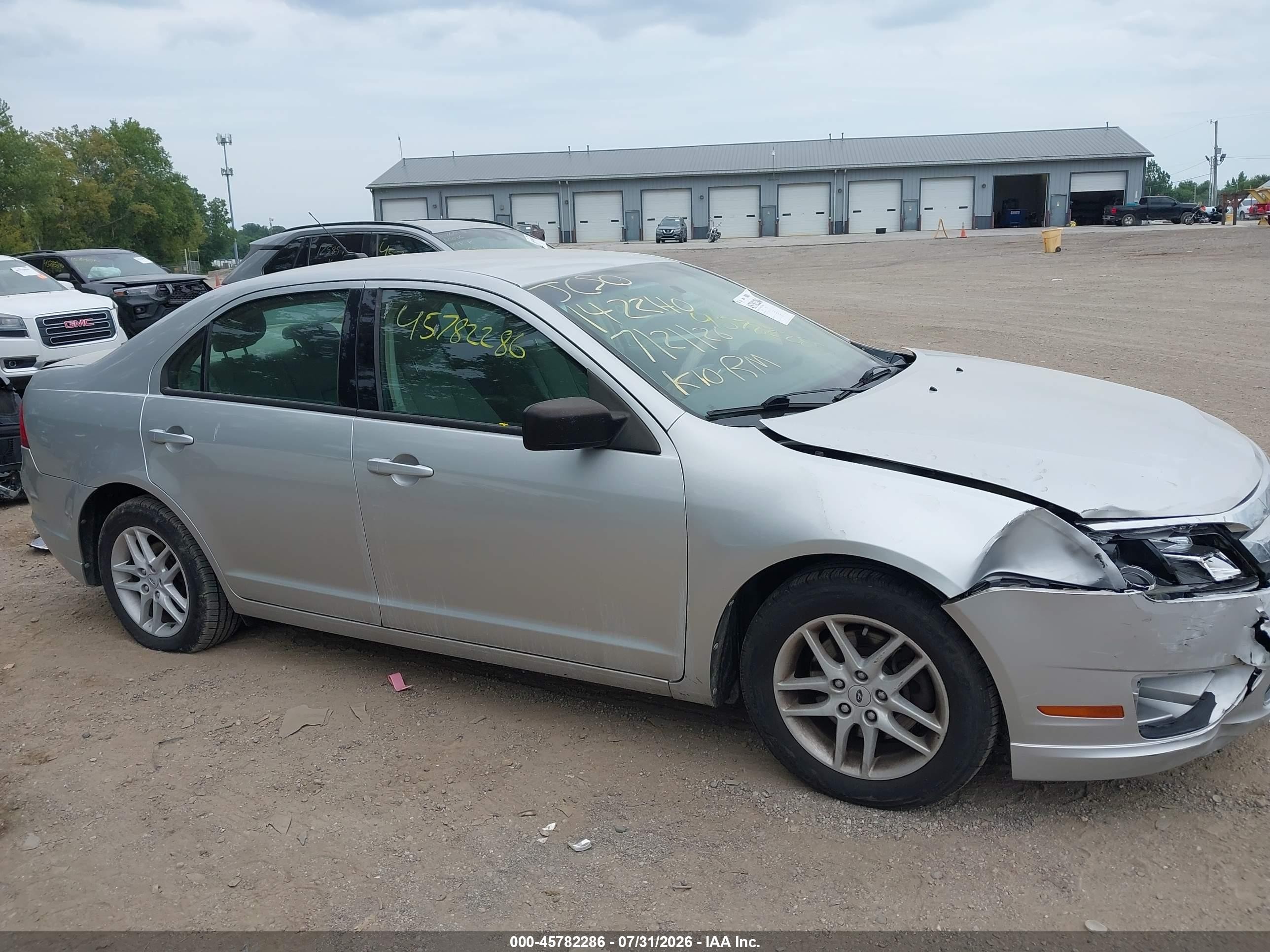 2012 Ford Fusion S Silver vin: 3FAHP0GA5CR142240