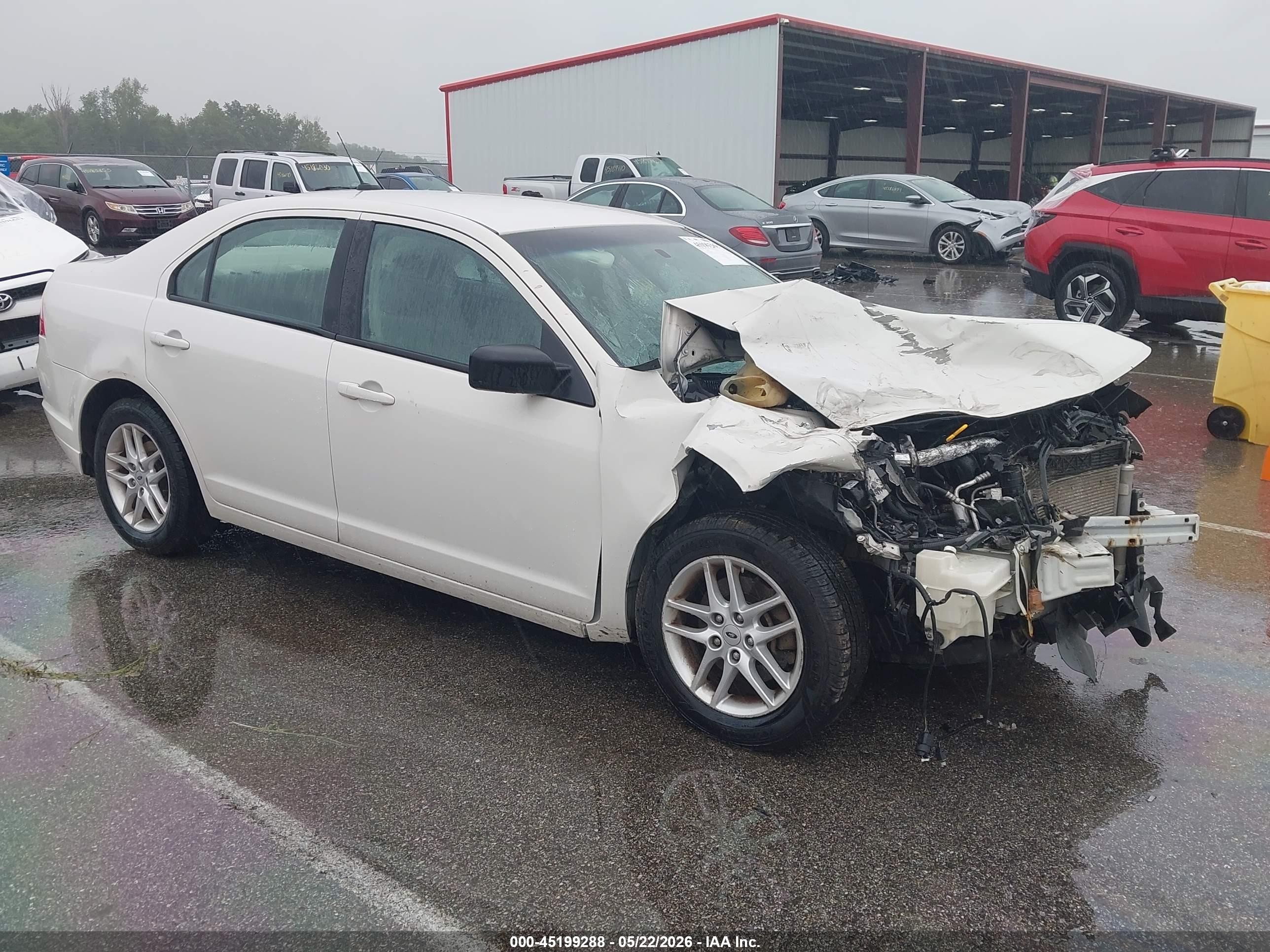 2012 Ford Fusion S White vin: 3FAHP0GA5CR354071