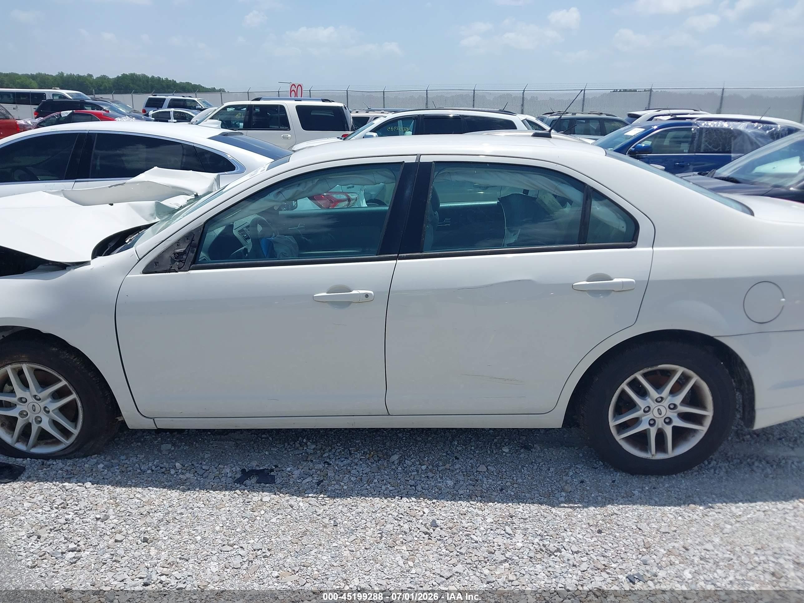 2012 Ford Fusion S White vin: 3FAHP0GA5CR354071